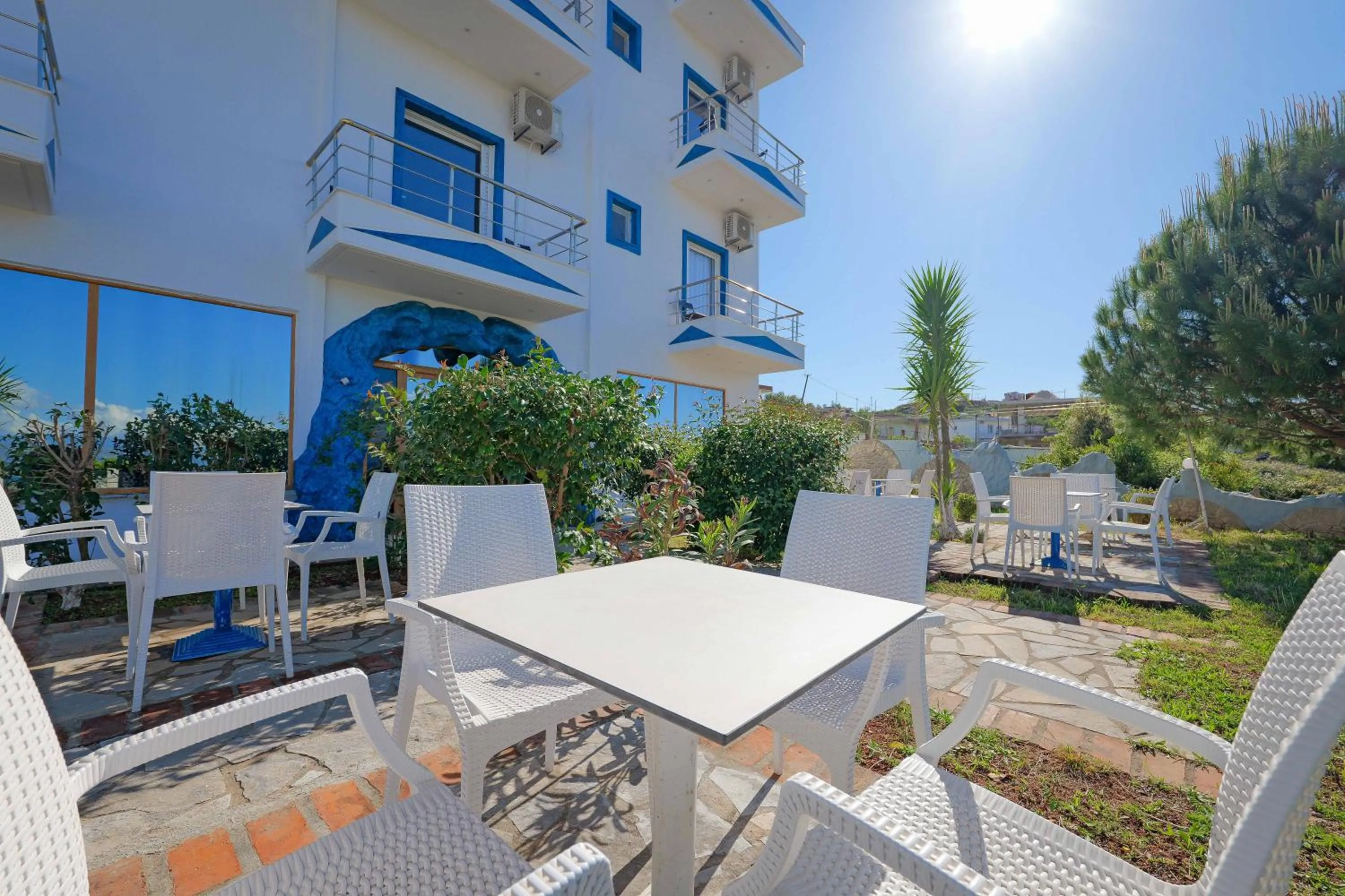 Property building in Vila Antica