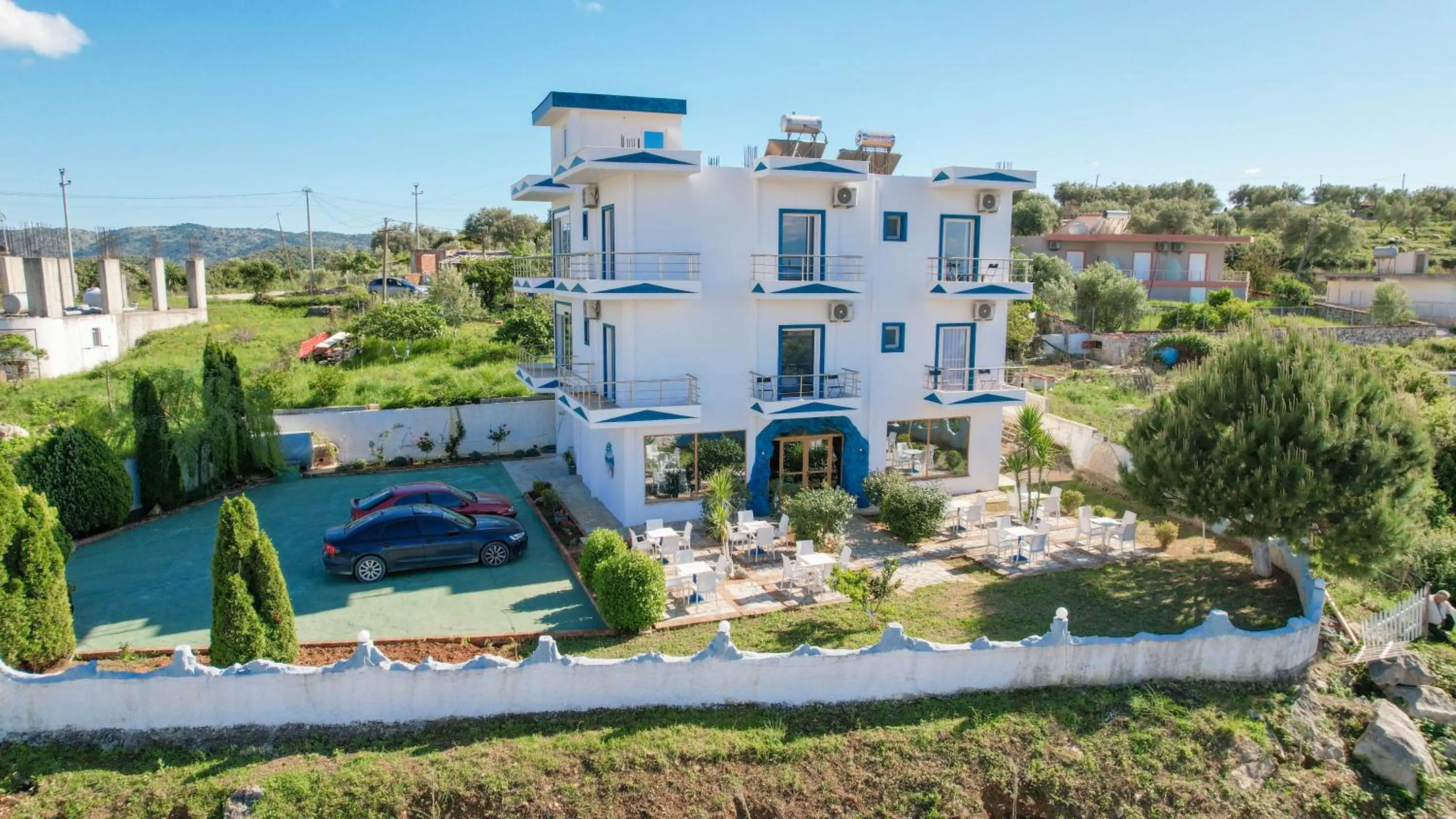 Property building in Vila Antica