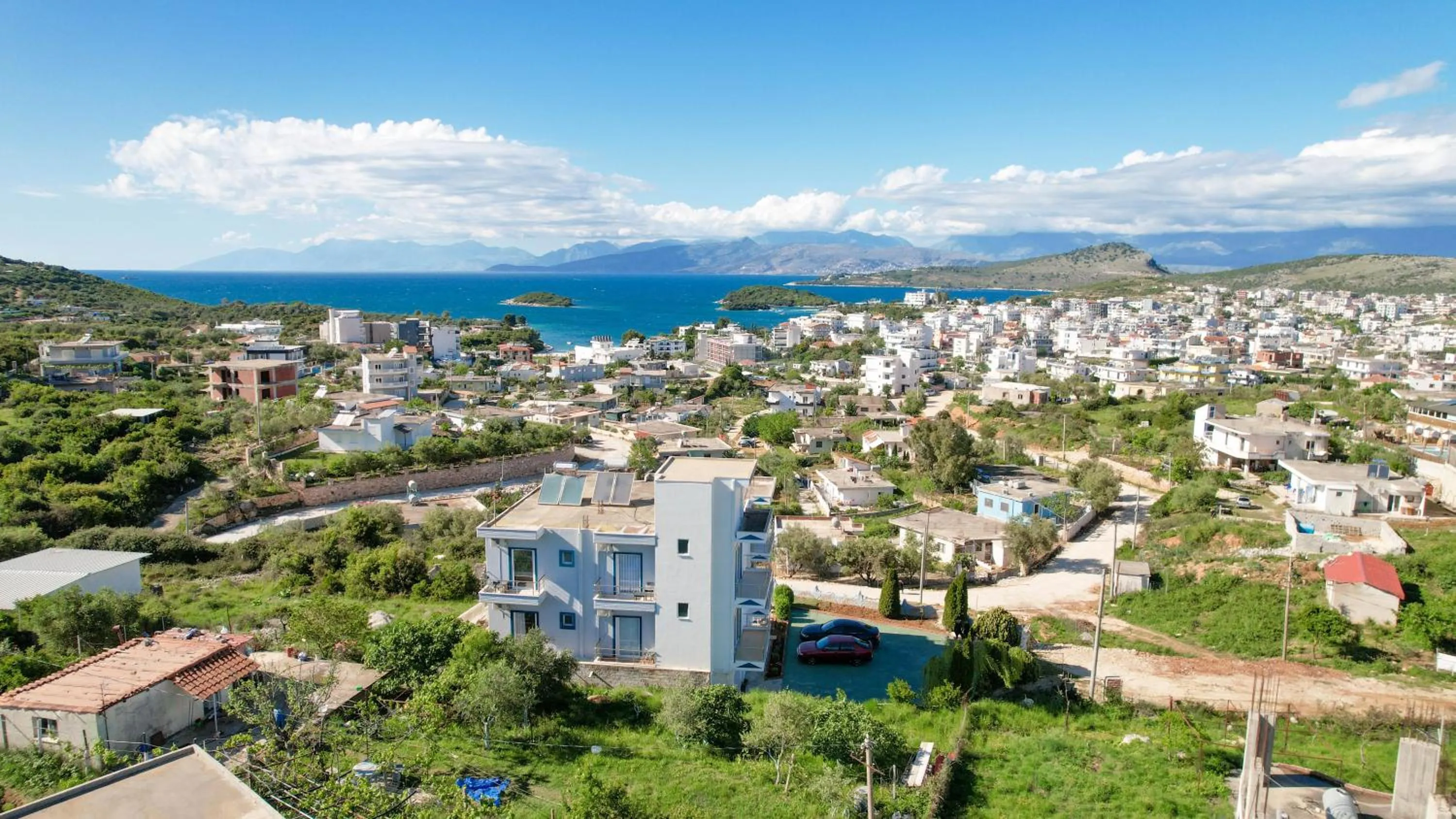 Property building in Vila Antica