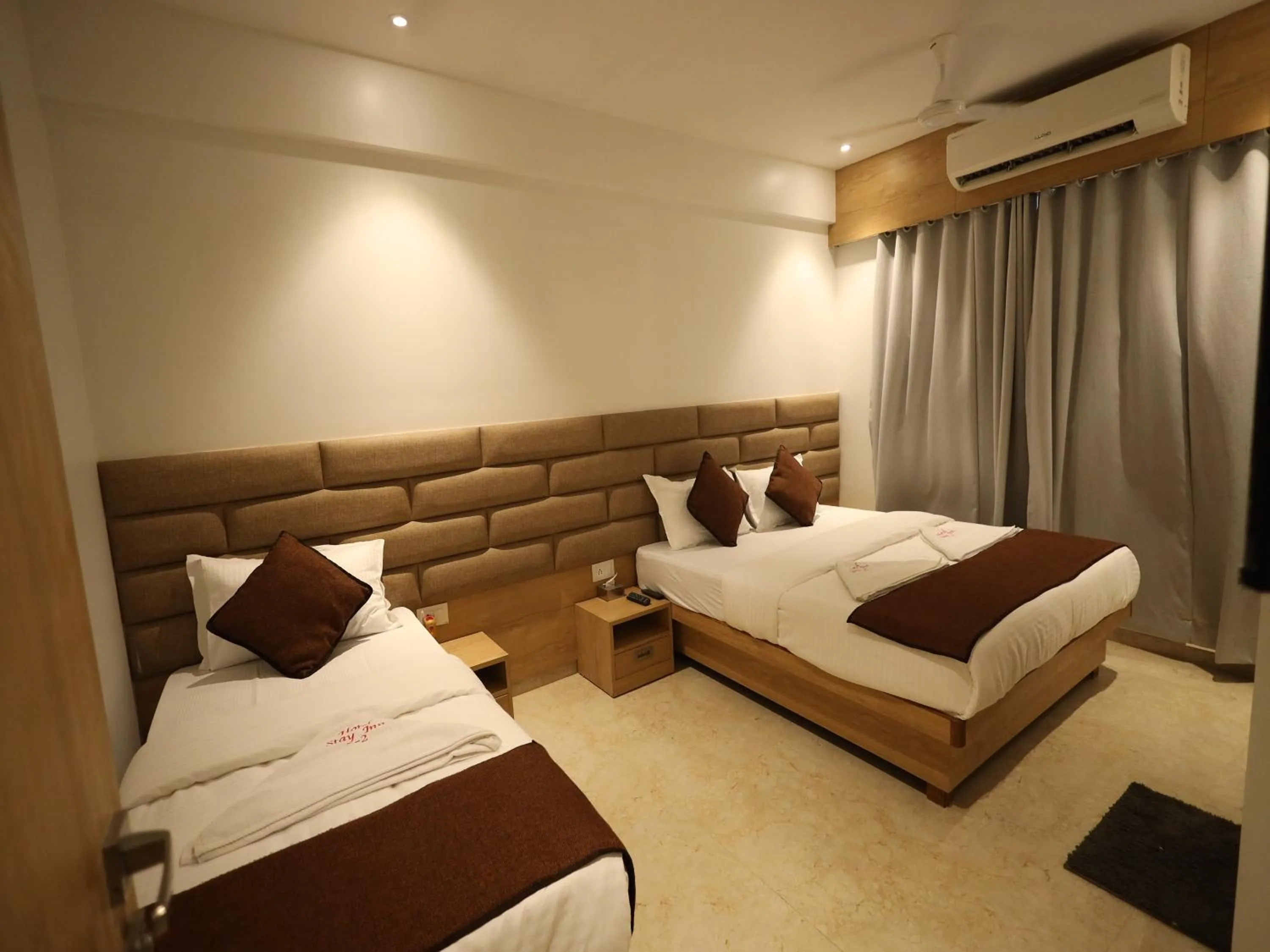 Photo of the whole room, Bed in Hotel Stay Inn-MAHAPE