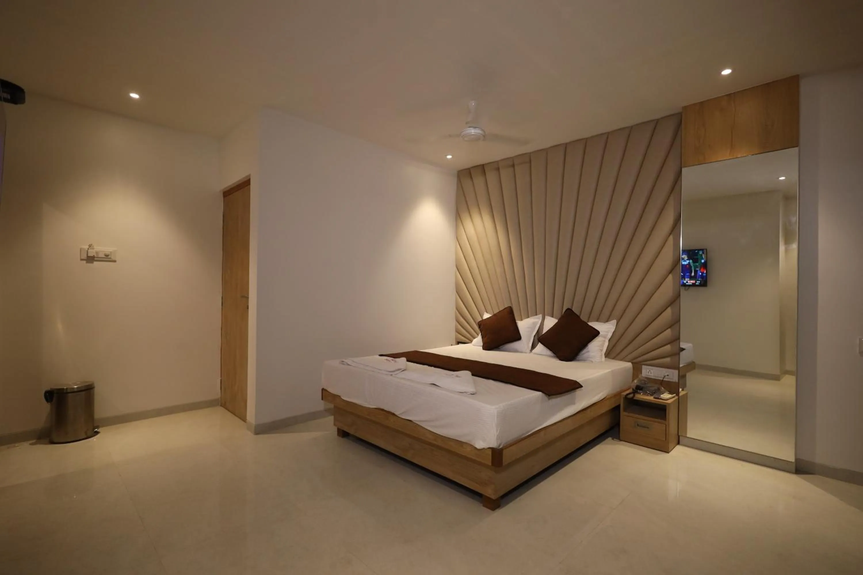 Property building, Bed in HOTEL STAY INN