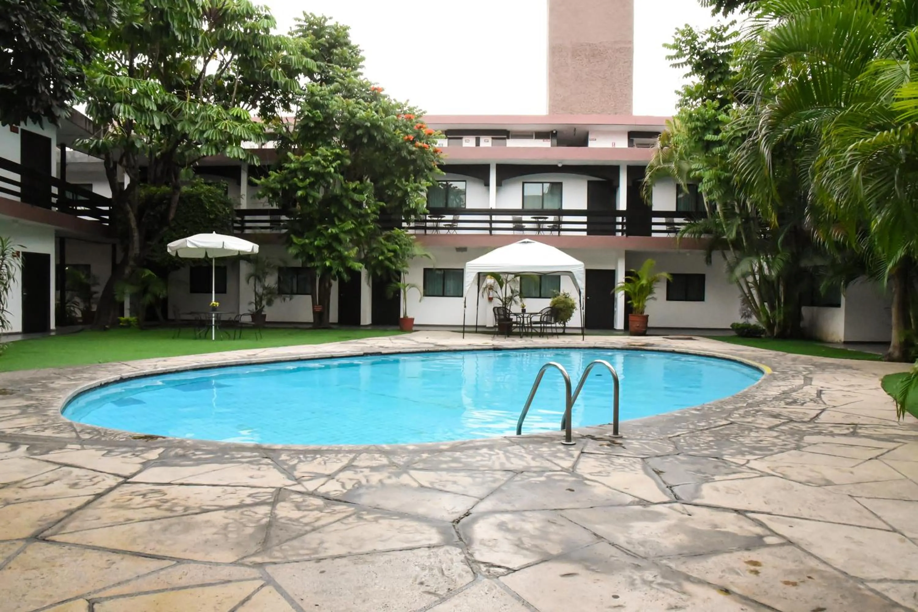 Day in Hotel Expo Plaza Business and Family Guadalajara