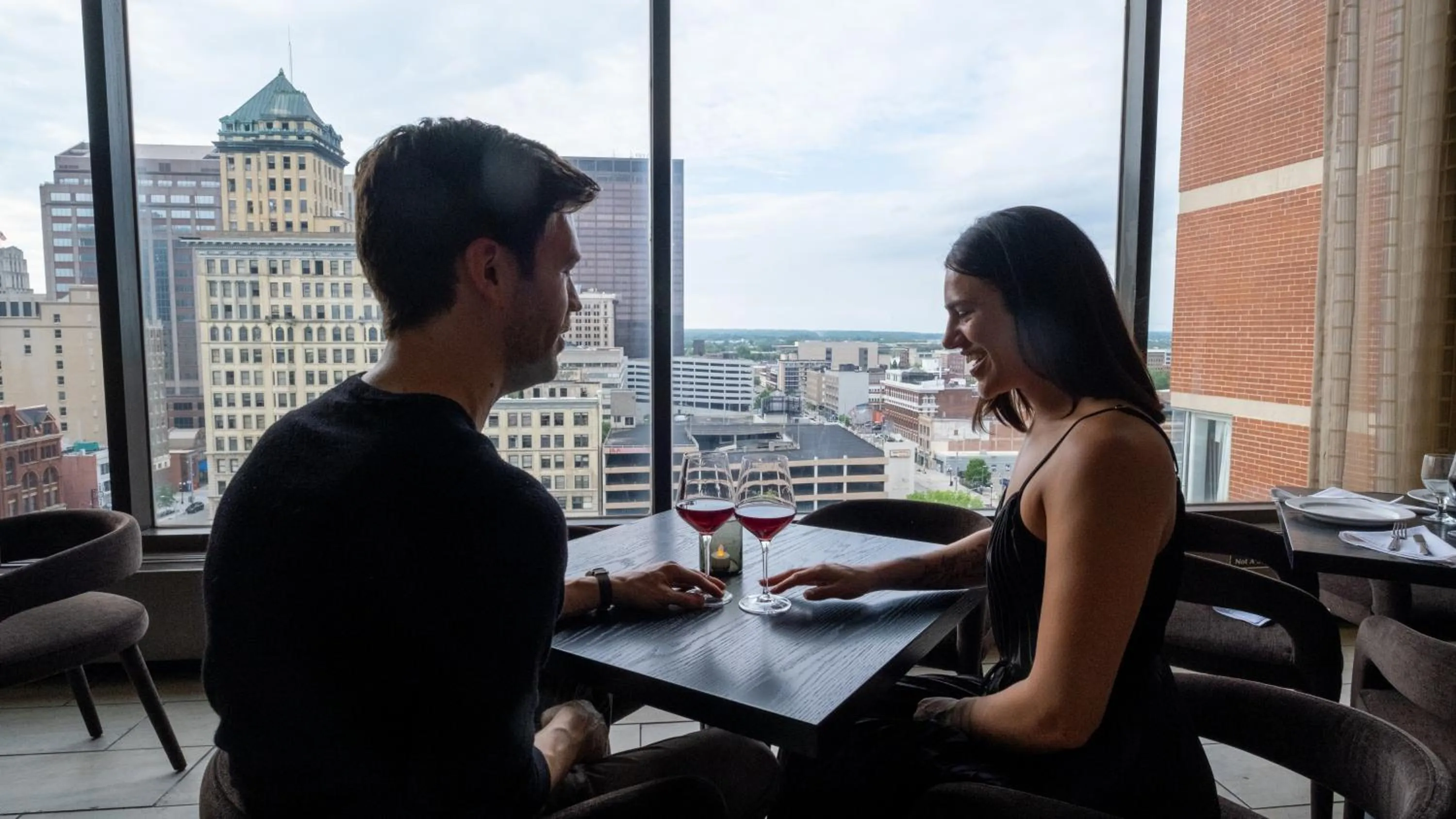 Restaurant/places to eat in Dayton Vitality Hotel - Downtown