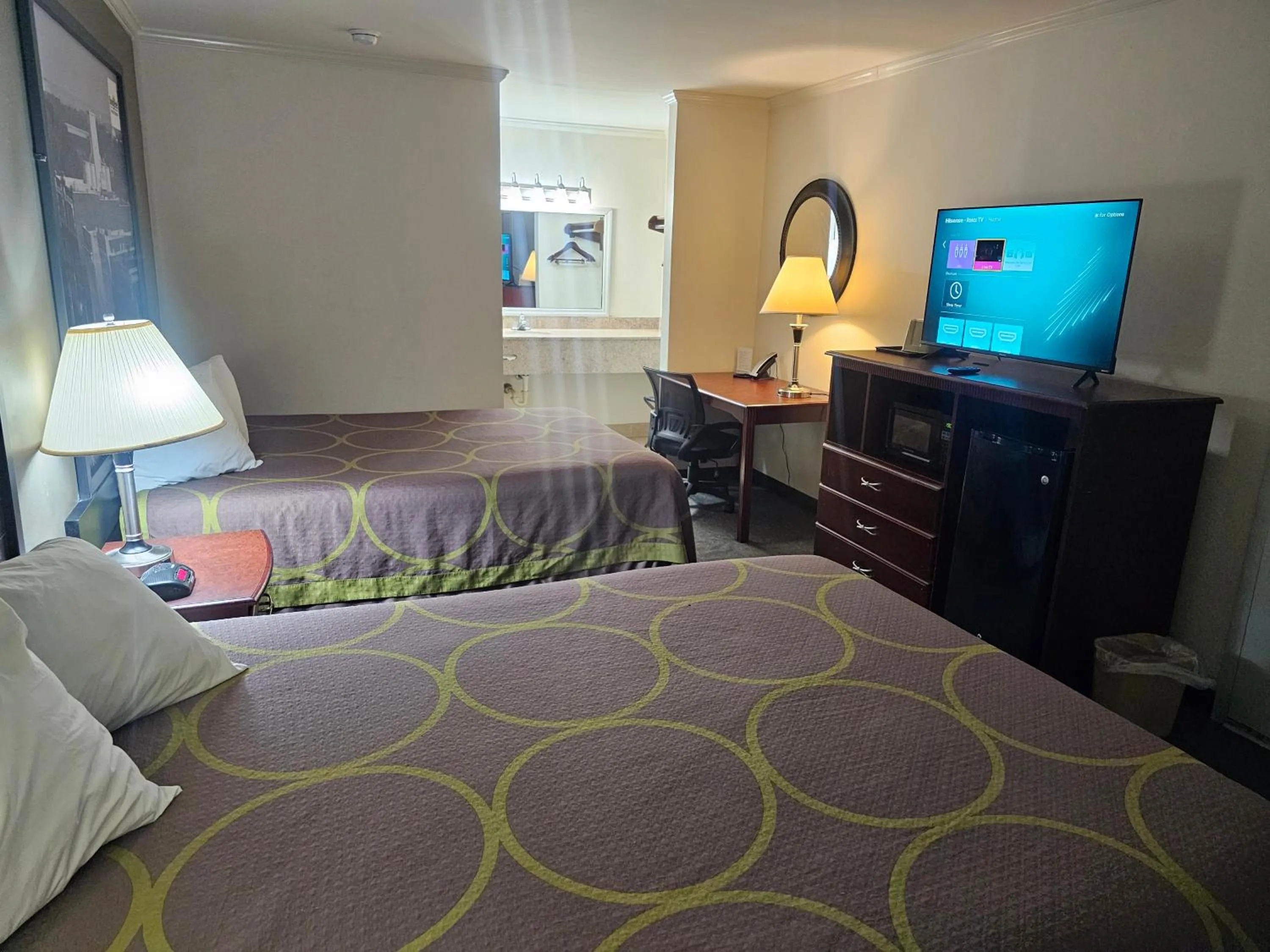 Photo of the whole room, Bed in budgetel Inn & Suites