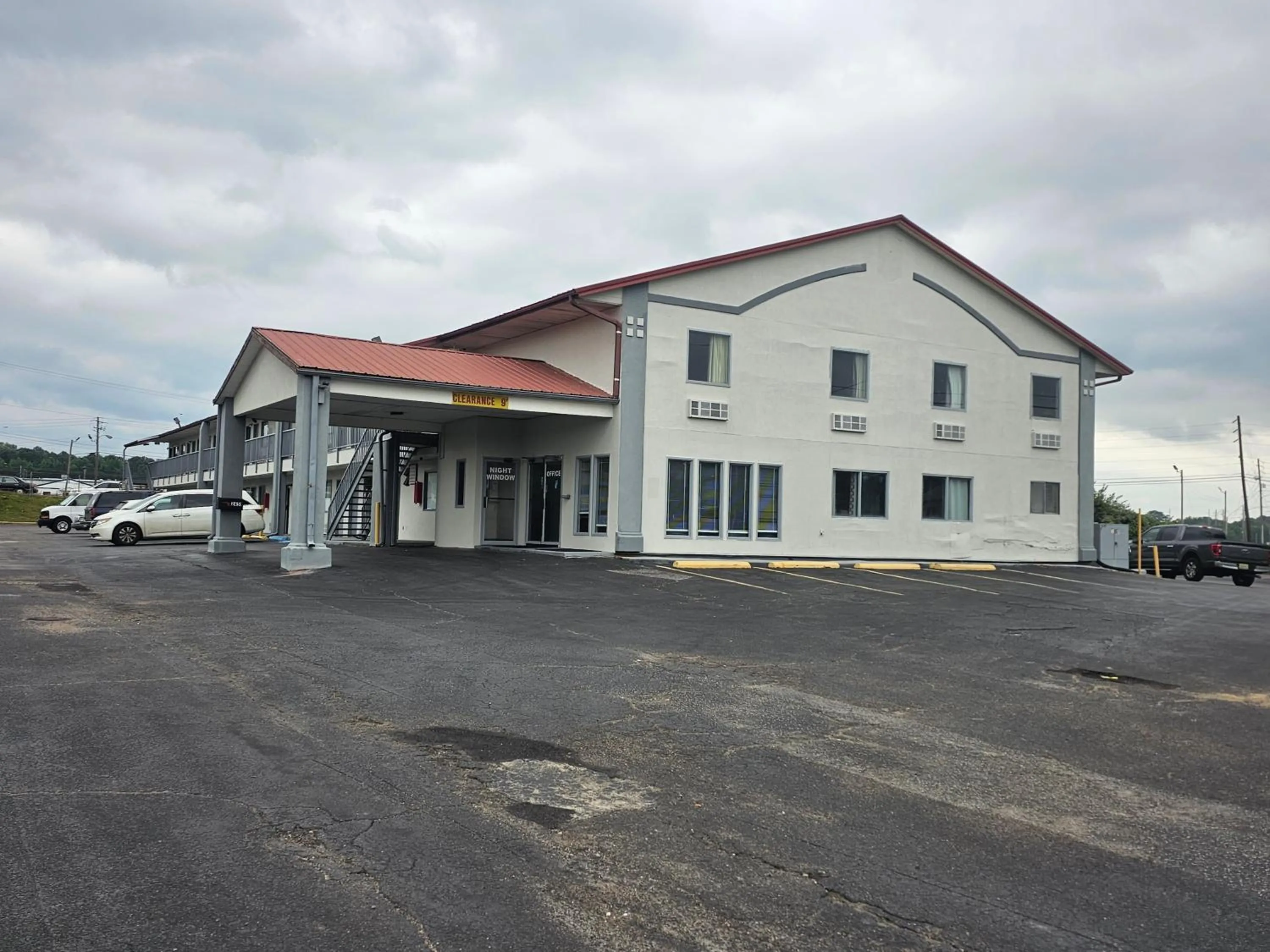 Property building in budgetel Inn & Suites