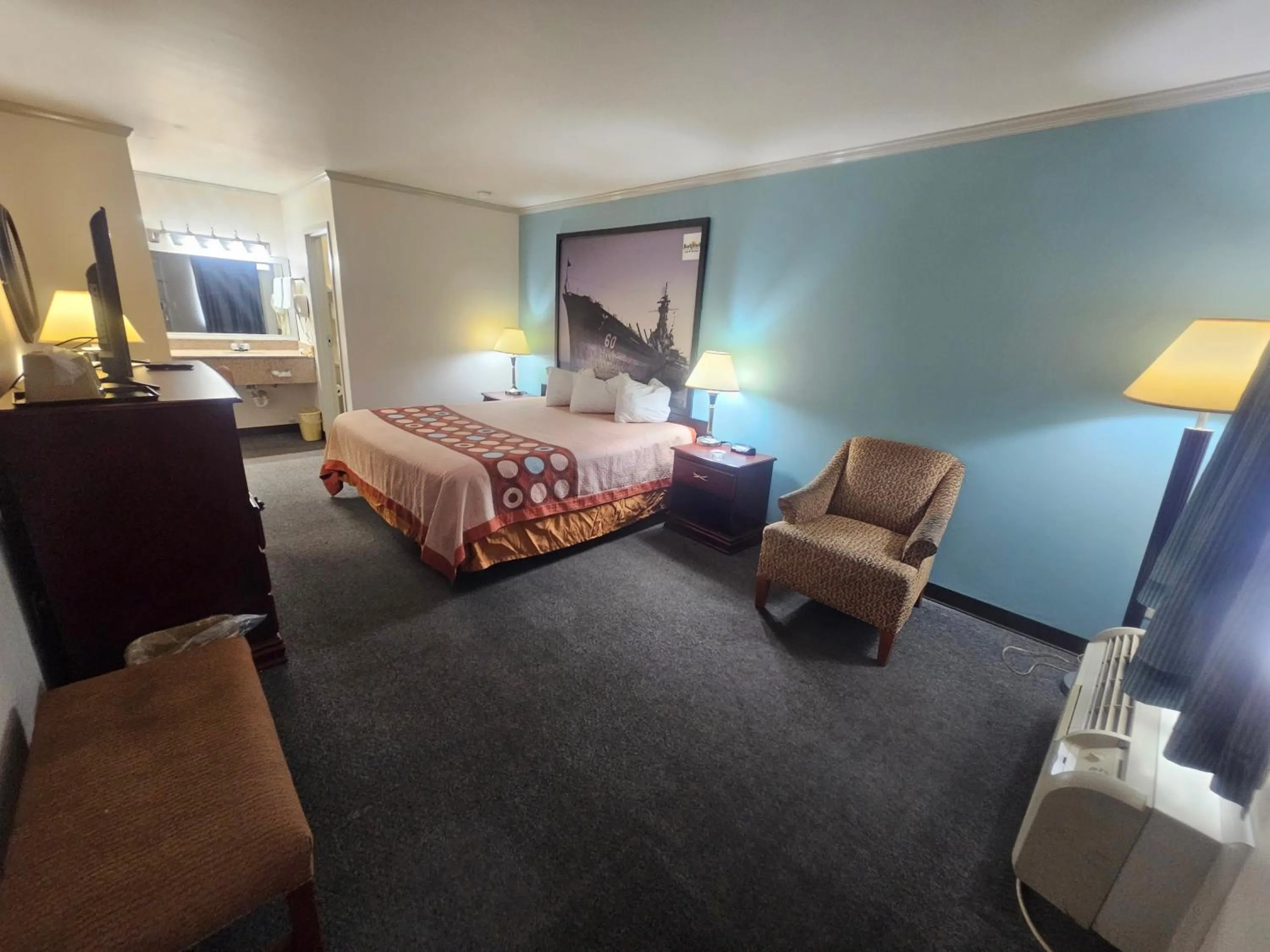 Photo of the whole room, Bed in budgetel Inn & Suites