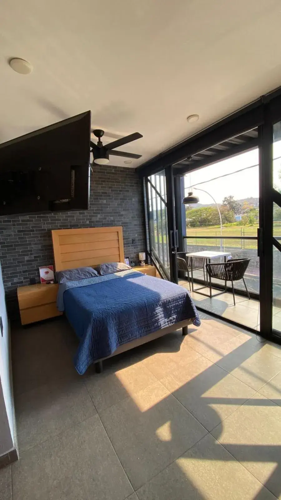 One-Bedroom Apartment in REVU 519 One-Bedroom Apartment in REVU 519