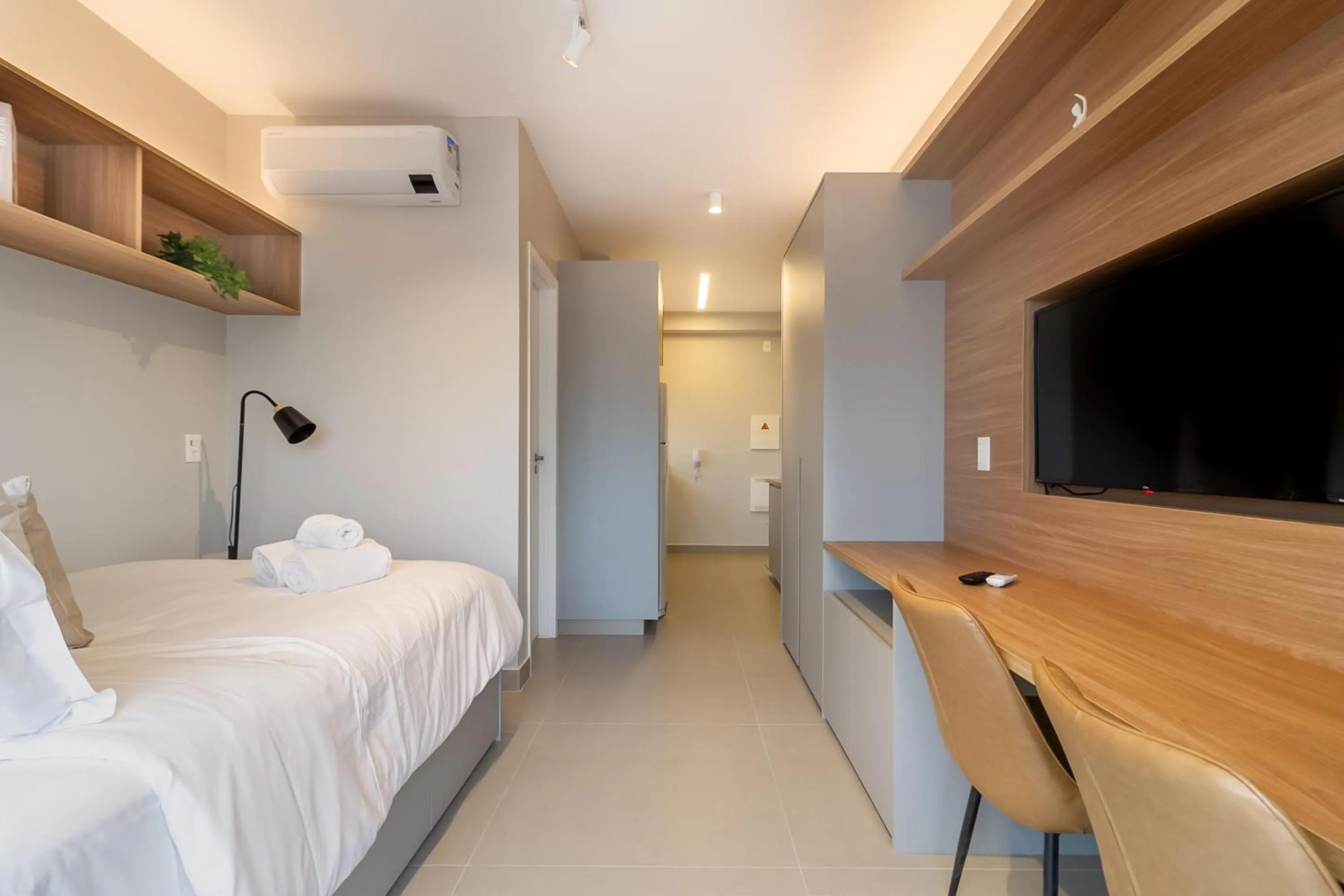 Photo of the whole room, Bed in 360 SP Code