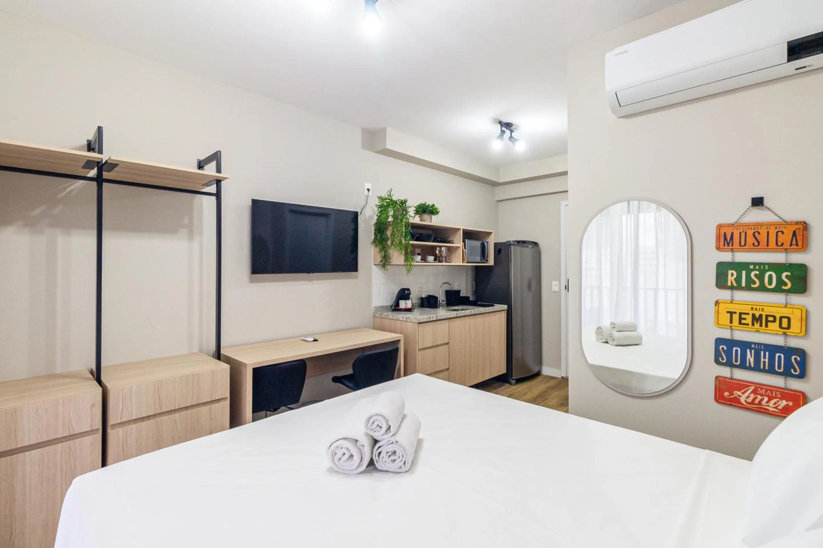 Kitchen or kitchenette, Bed in 360 SP Code