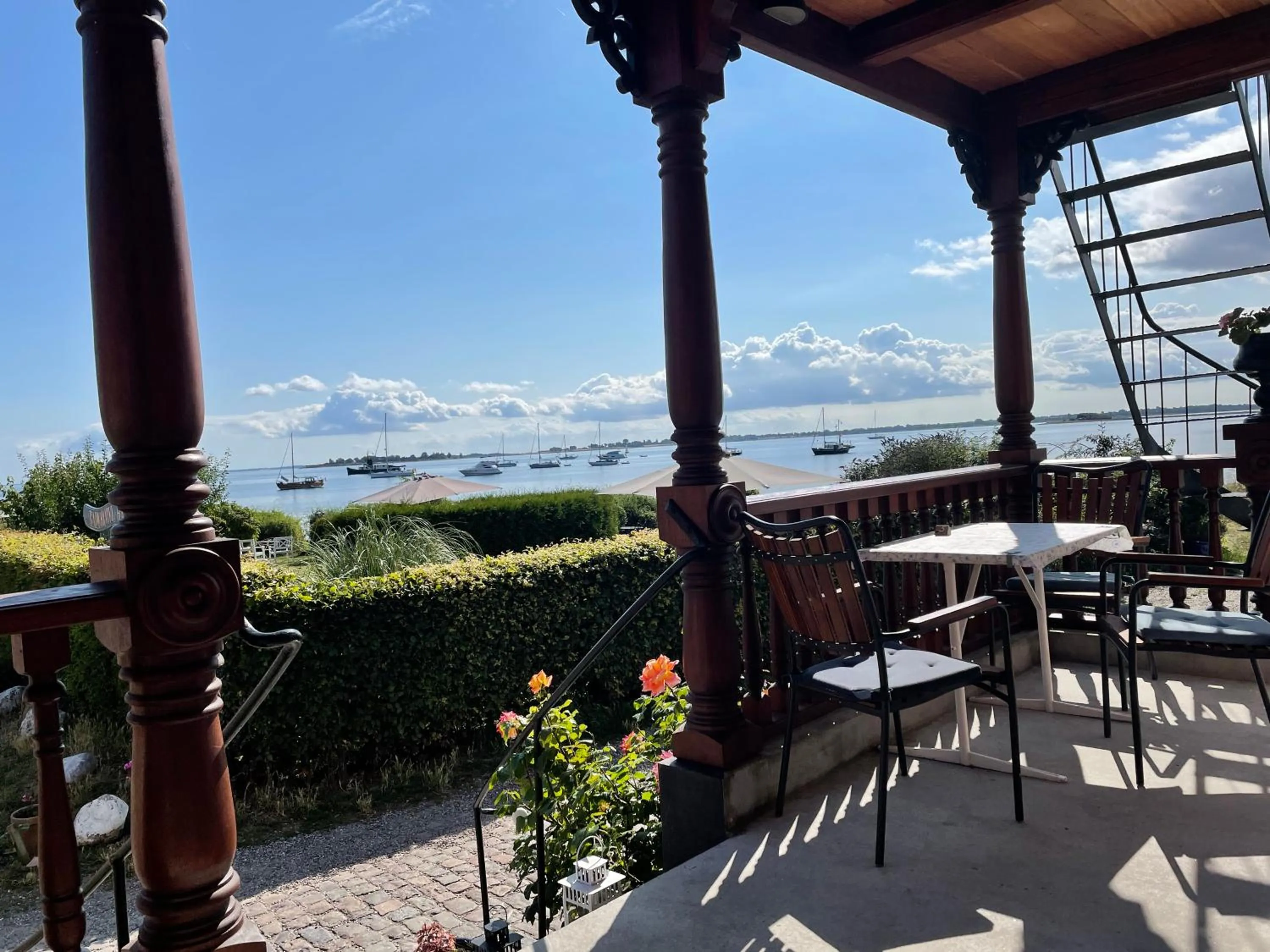 Restaurant/places to eat in Badehotel Harmonien