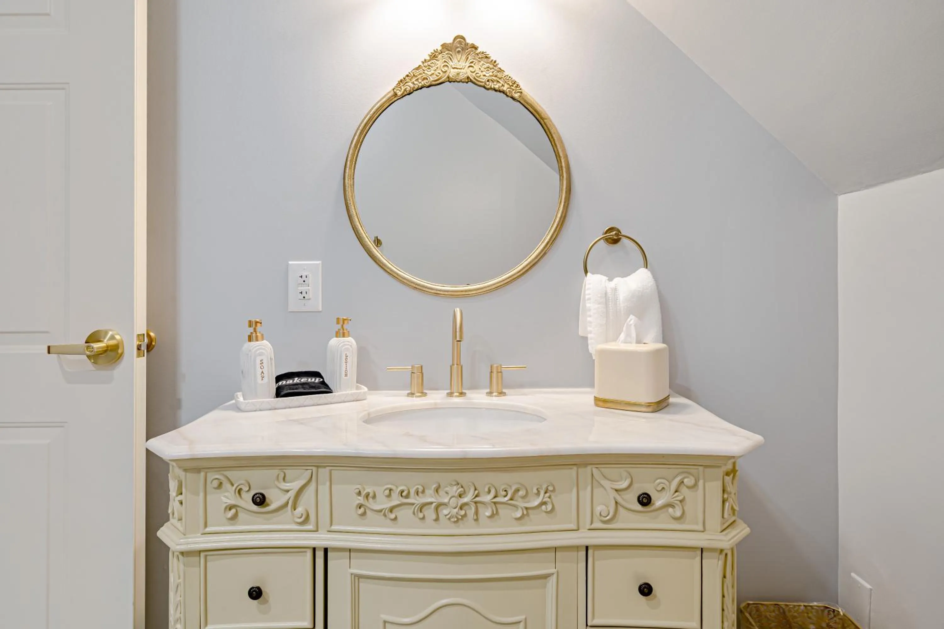 Bathroom in The Grandeur Estate