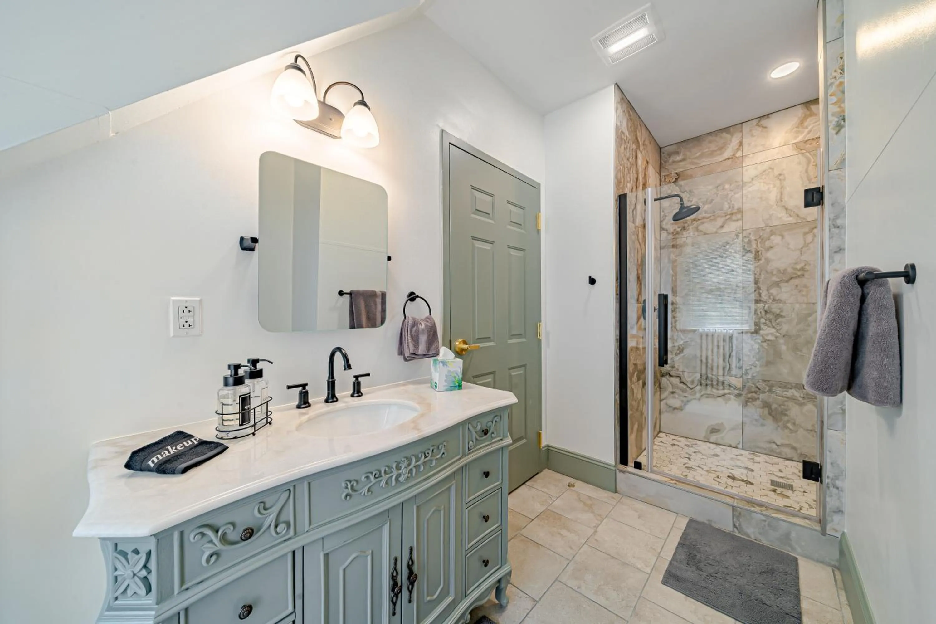 Bathroom in The Grandeur Estate