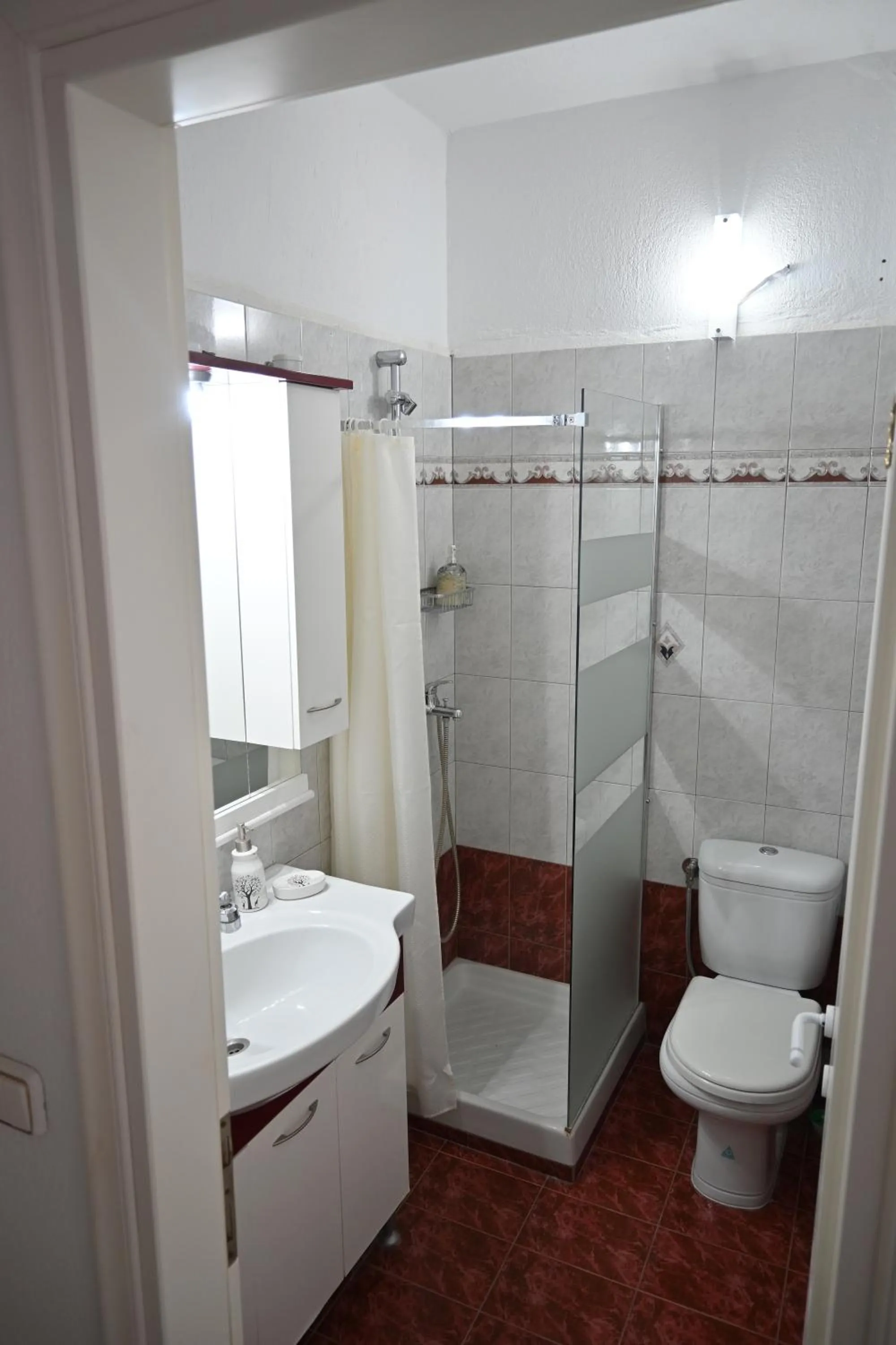 Shower in Doukas Aparthotel