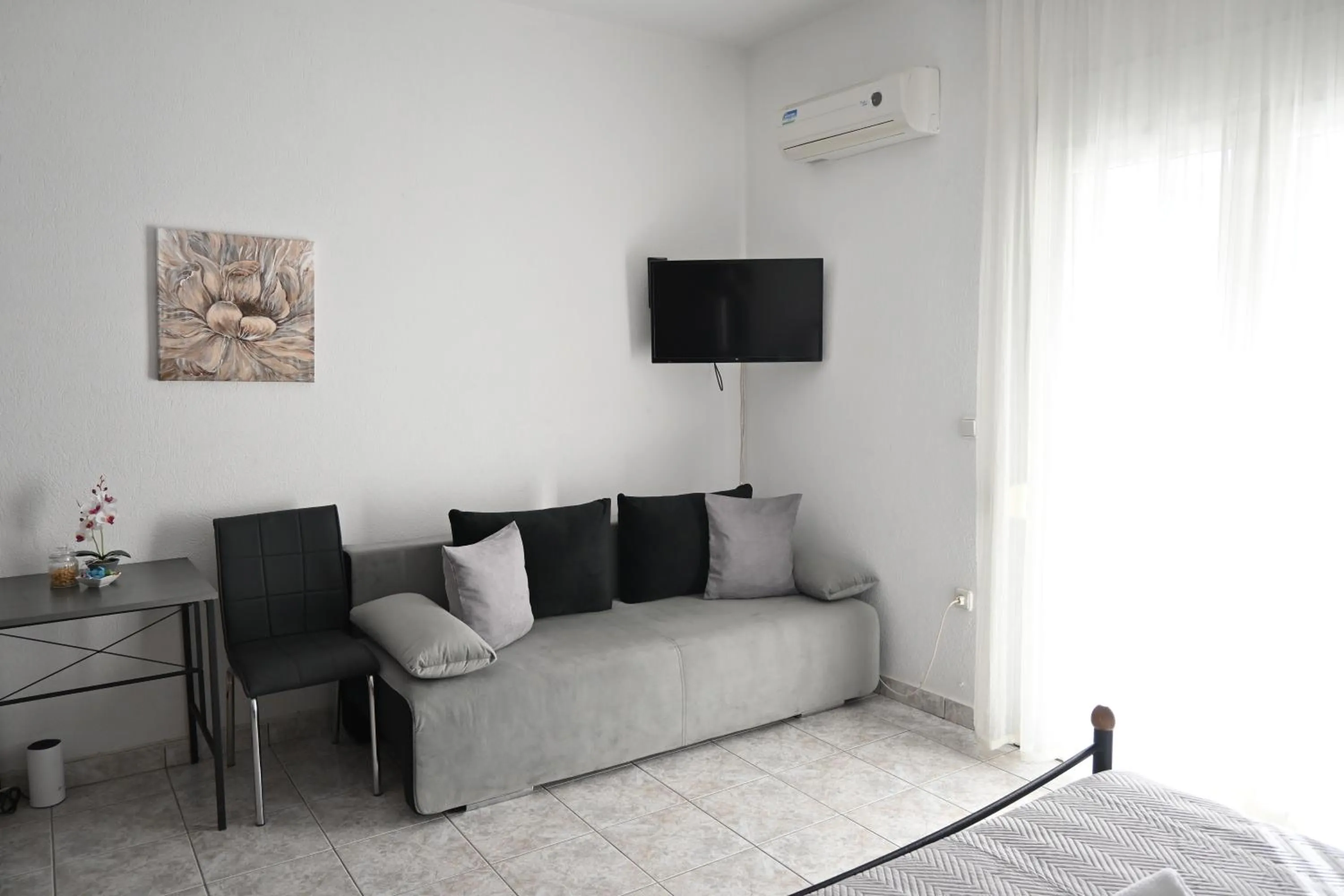 TV and multimedia in Doukas Aparthotel