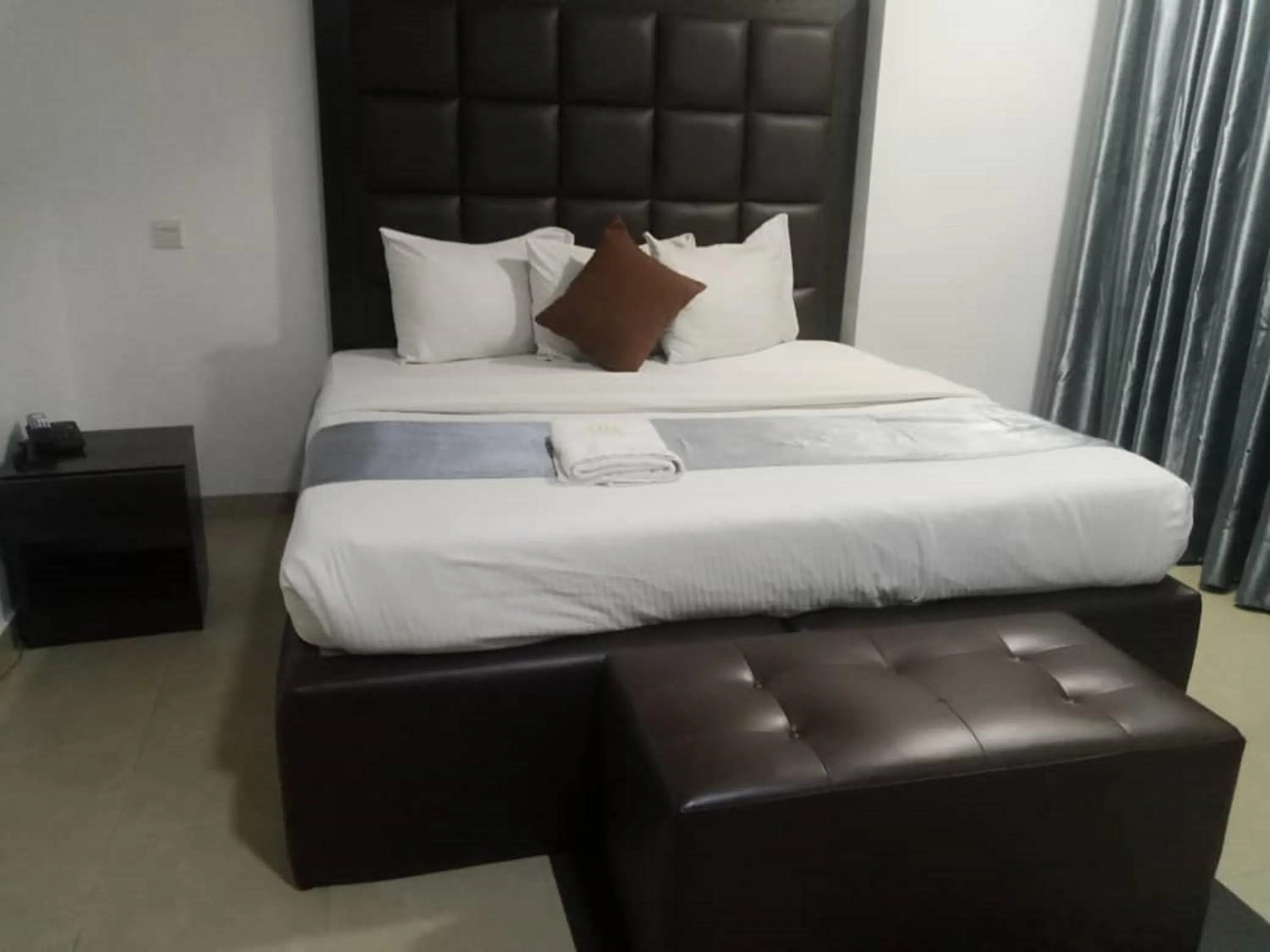 Bed in 4th Apartment and Suites