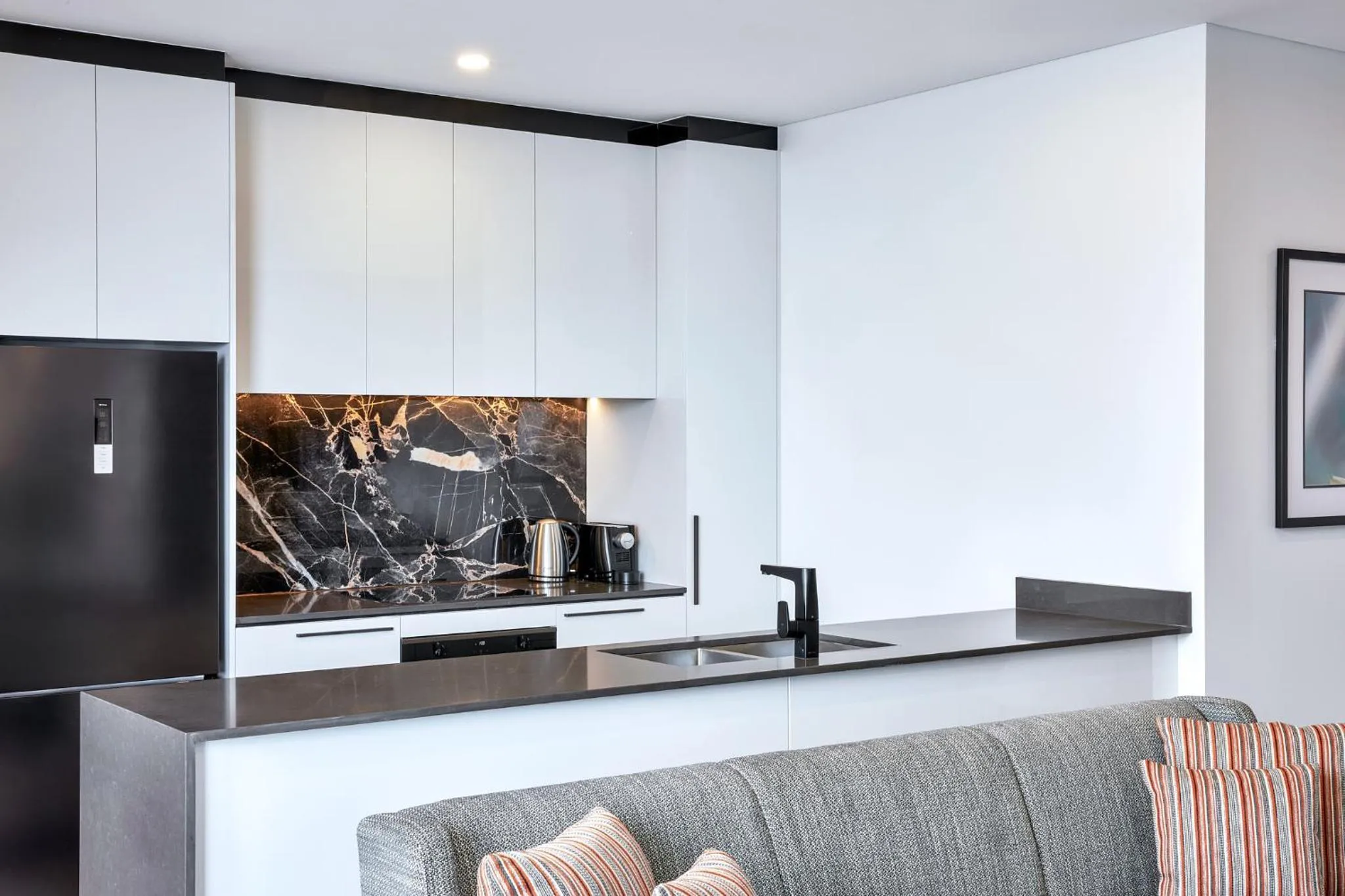 Kitchen or kitchenette in Meriton Suites Liverpool