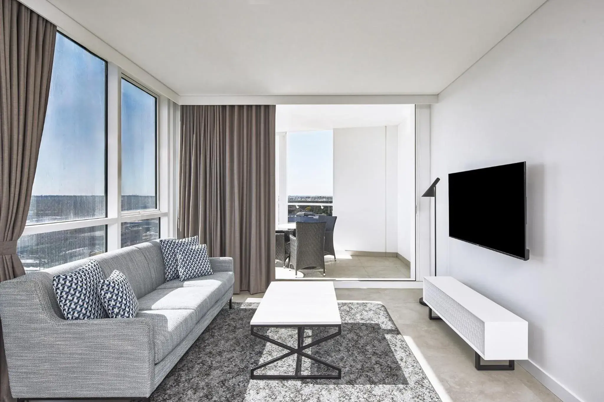 One-Bedroom Balcony Suite in Meriton Suites Liverpool One-Bedroom Balcony Suite in Meriton Suites Liverpool