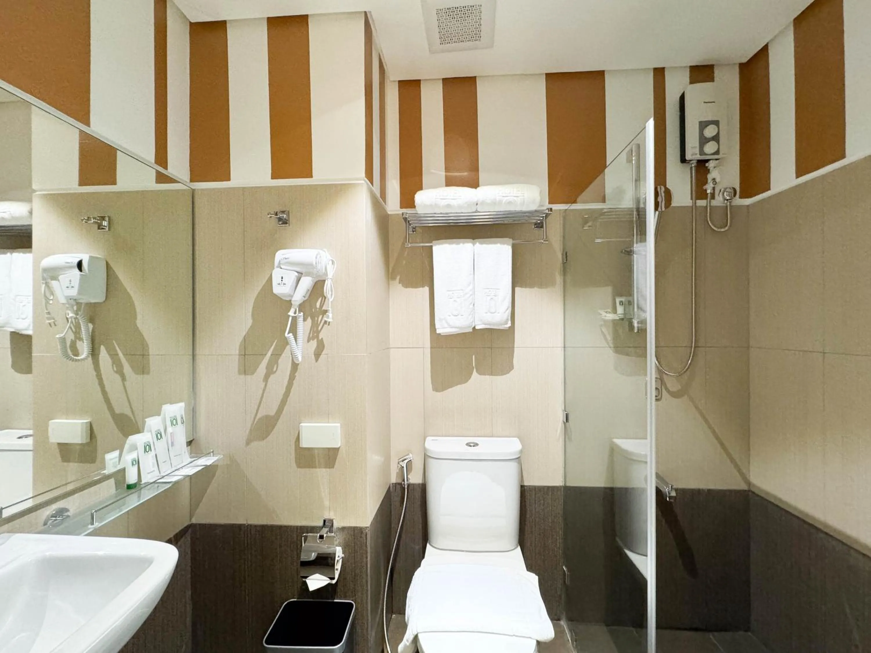 Shower in Hotel101 - Fort