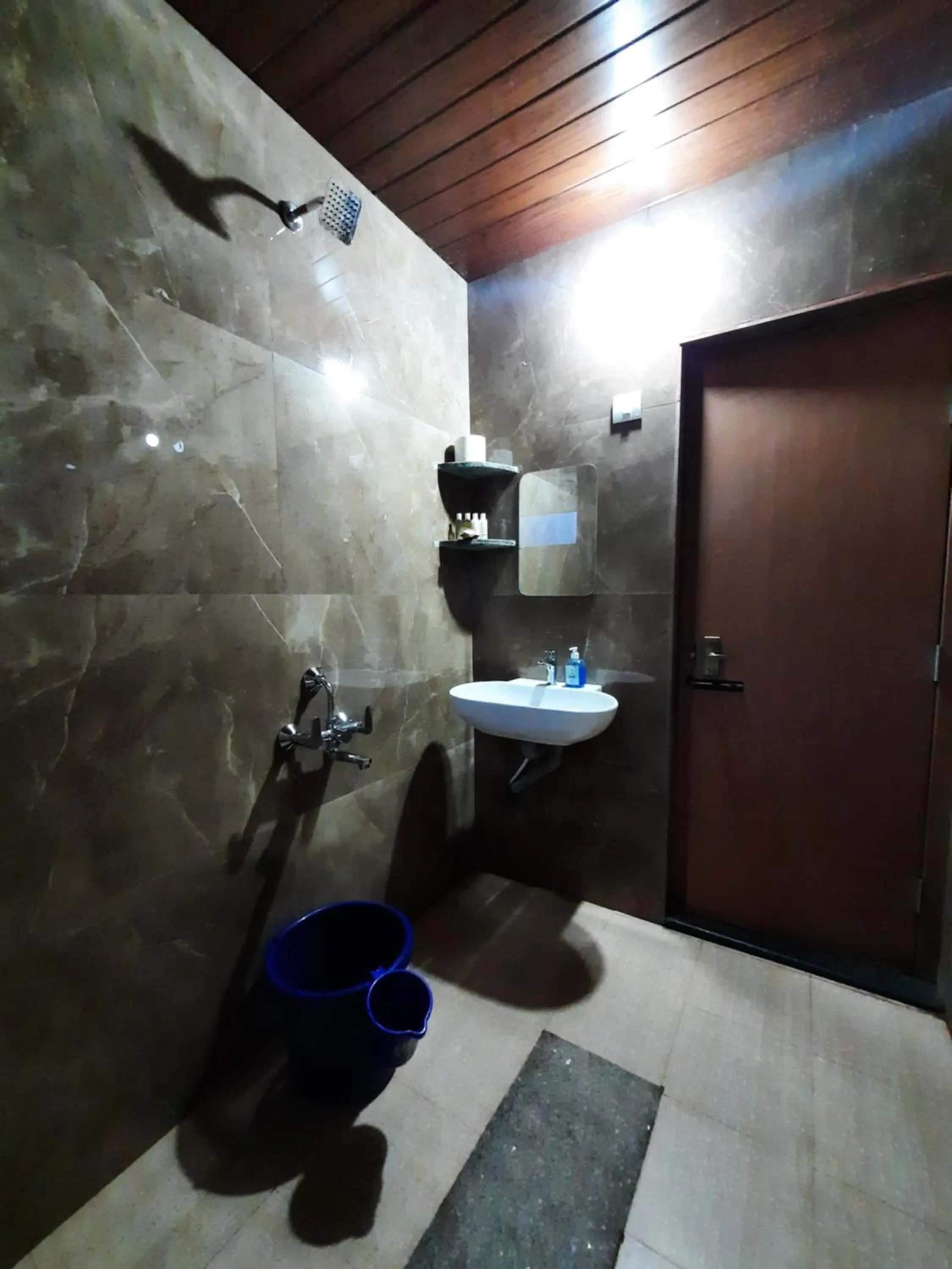Shower in Hotel Golden Heights Gokarna