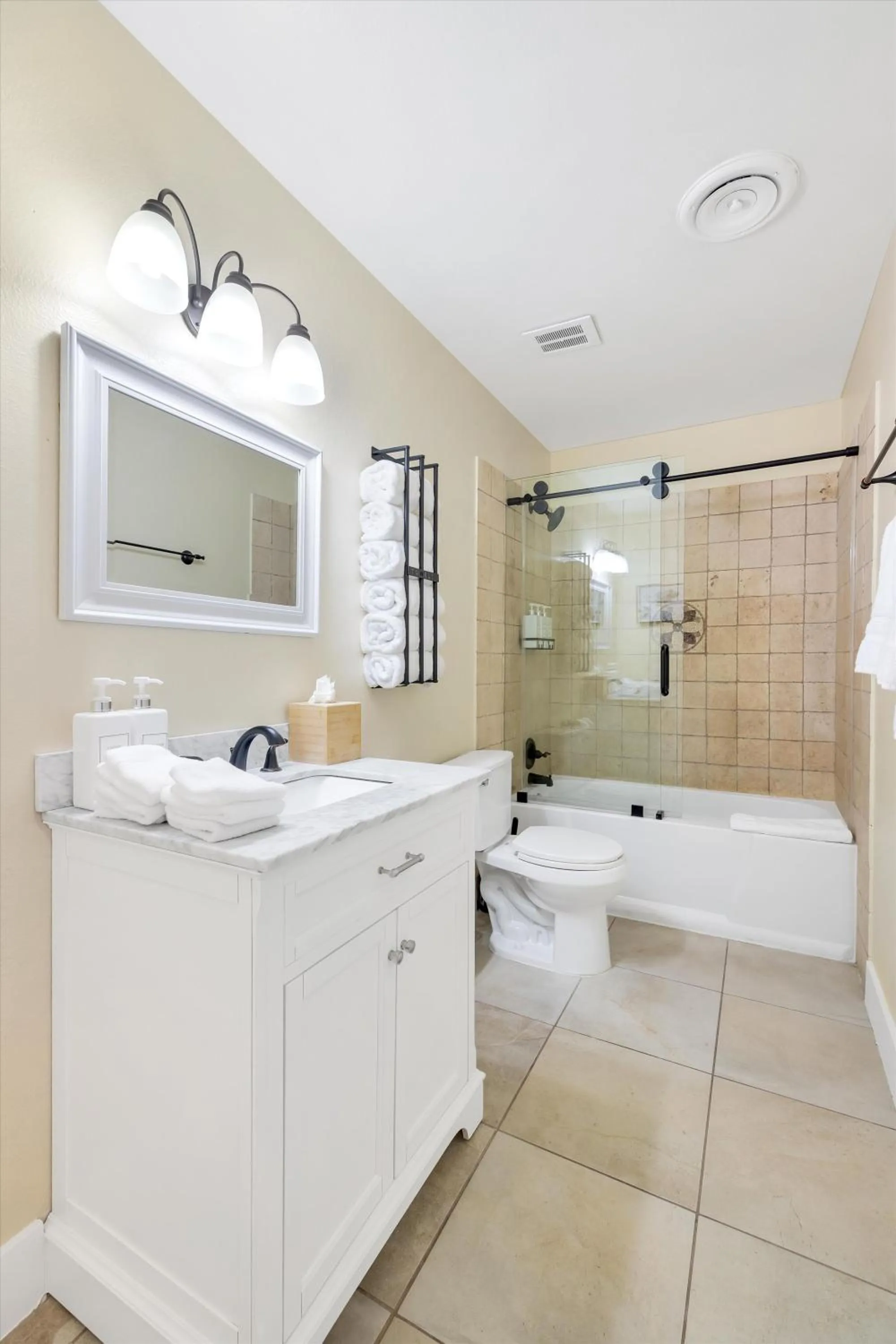 Stylish home with pool and spa