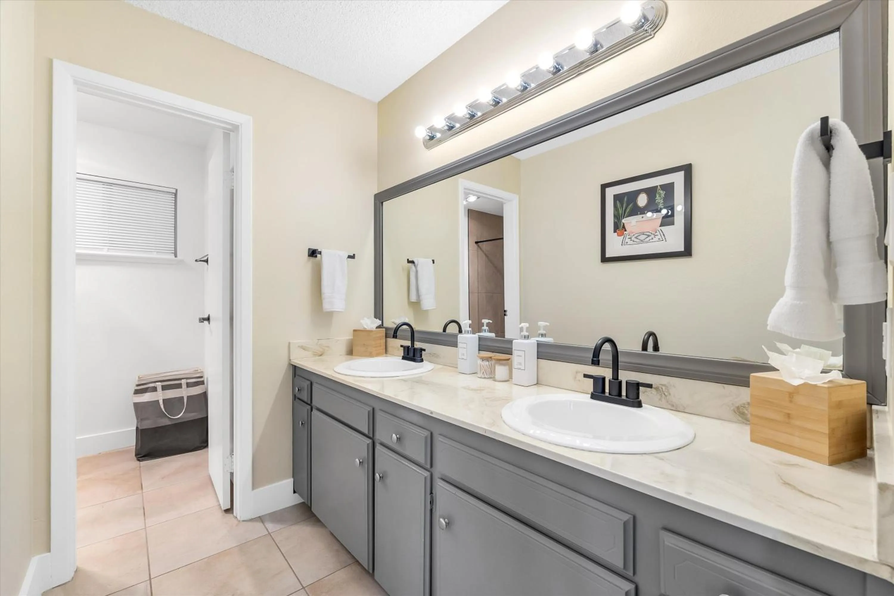 Stylish home with pool and spa