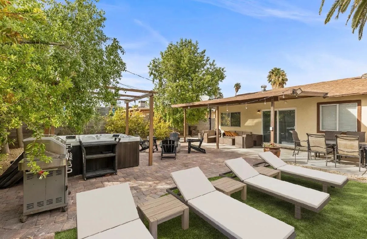 Stylish home with pool and spa