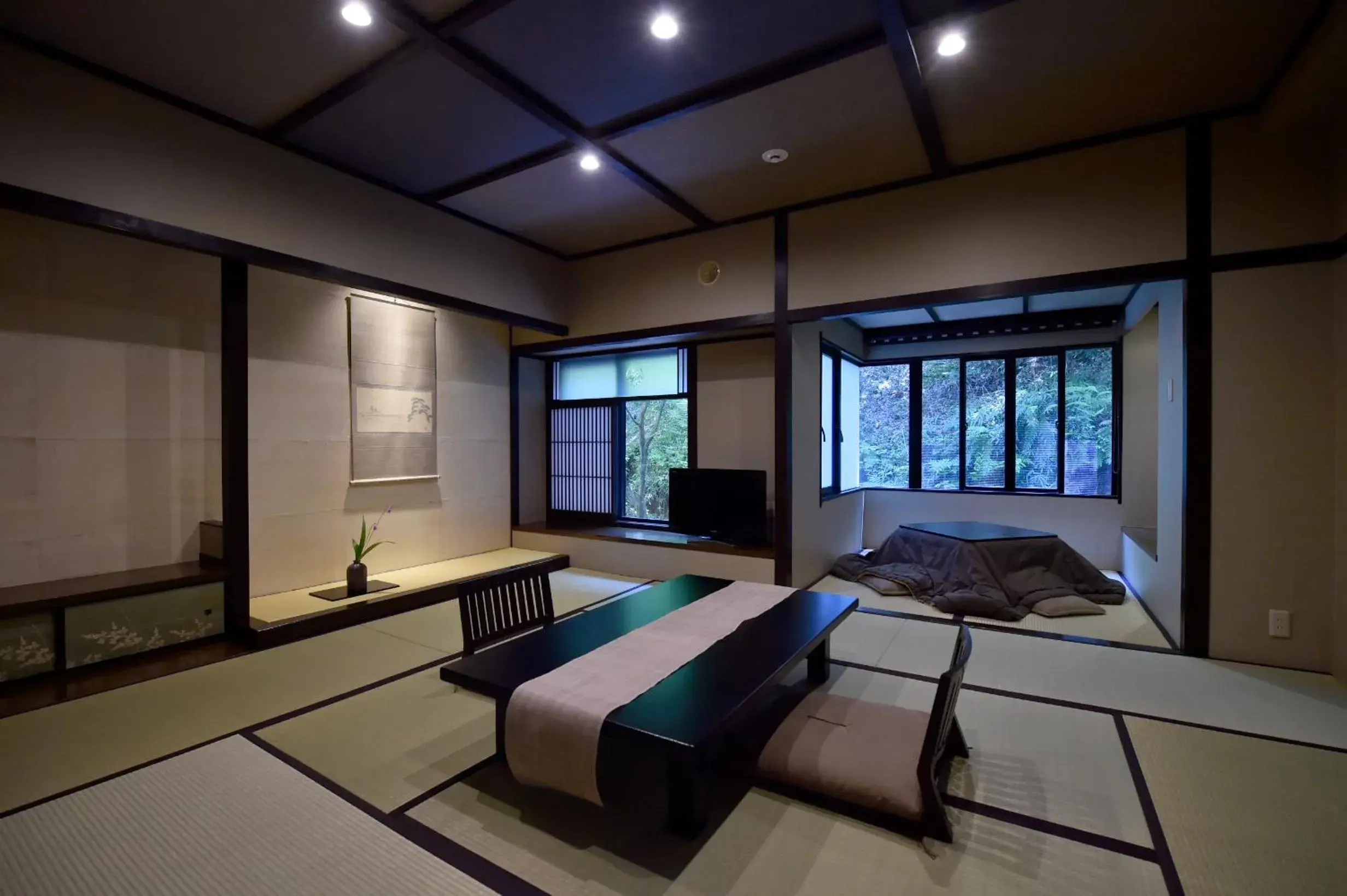 Japanese-Style Quadruple Room with Kotatsu【Yama-no-Iori】 - single occupancy in Ryokan Sumiya Kihoan Japanese-Style Quadruple Room with Kotatsu【Yama-no-Iori】 - single occupancy in Ryokan Sumiya Kihoan