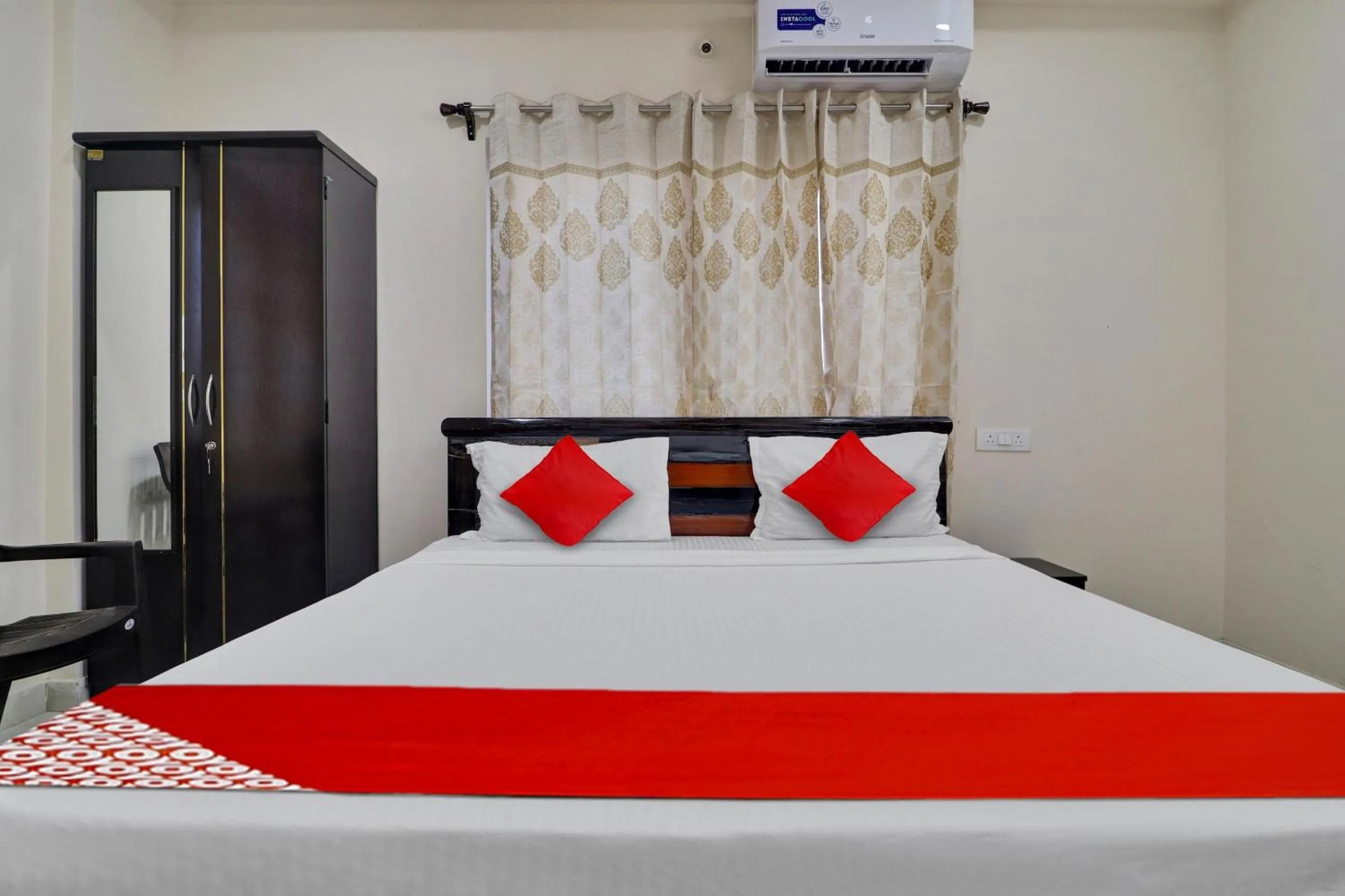 Bedroom, Bed in Hotel O Shri Ganesh Residency