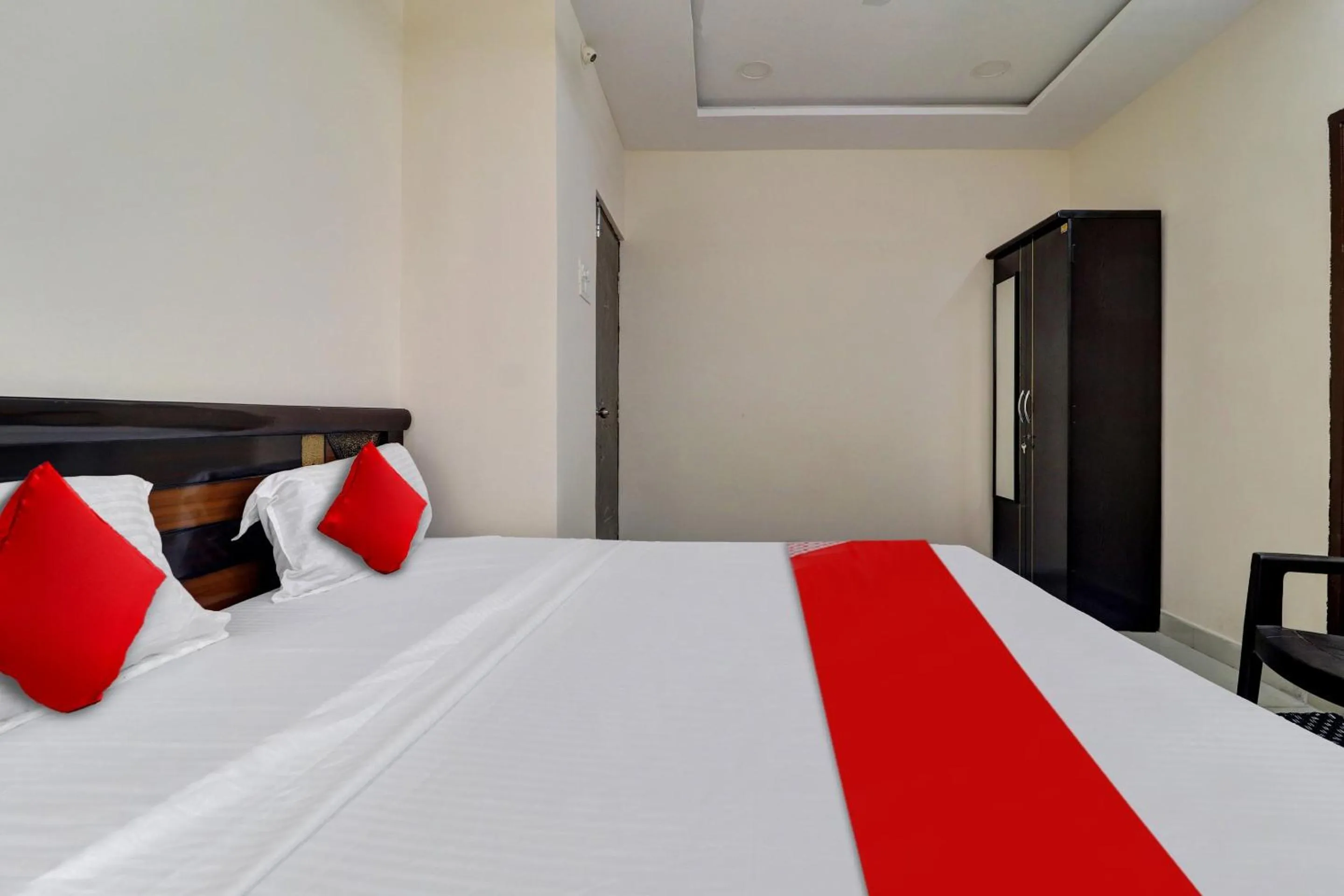 Bedroom, Bed in Hotel O Shri Ganesh Residency