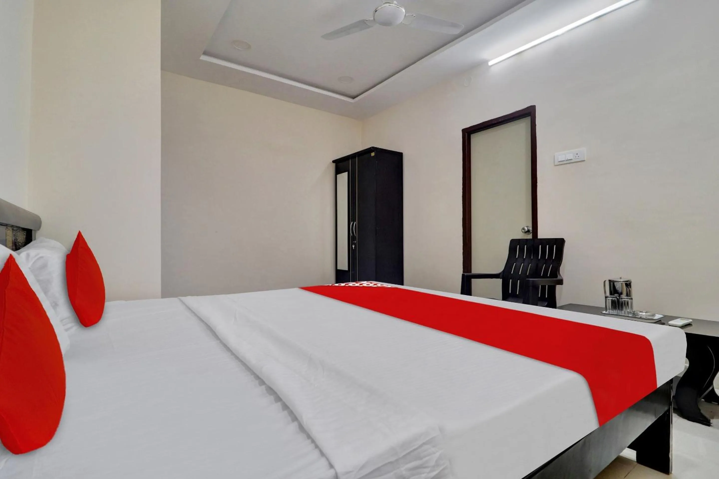 Bedroom, Bed in Hotel O Shri Ganesh Residency