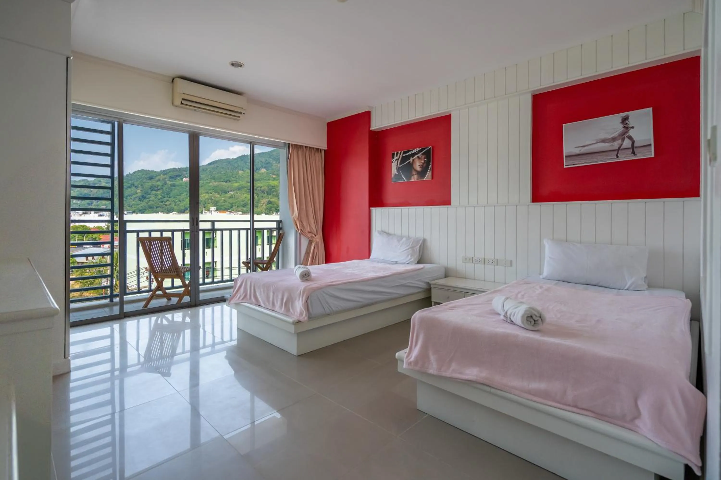 Bed in Santi White House Patong