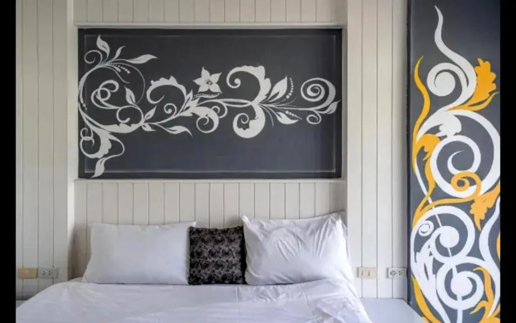 Bed in Santi White House Patong