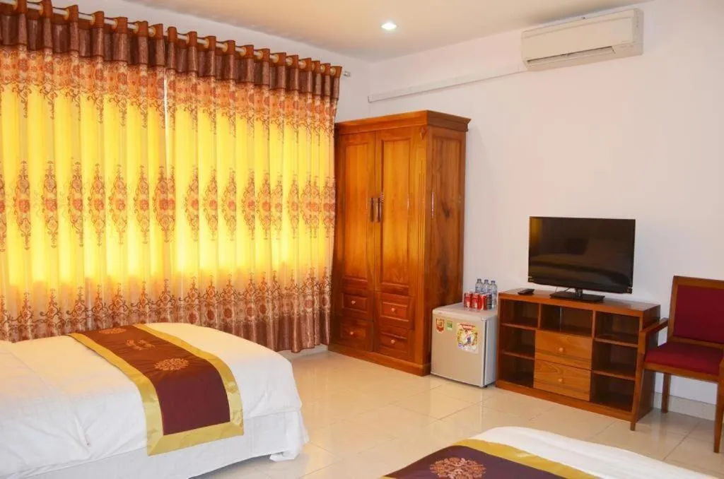 Bed in Lao Cai Hotel 33C Cat Linh - by Bay Luxury