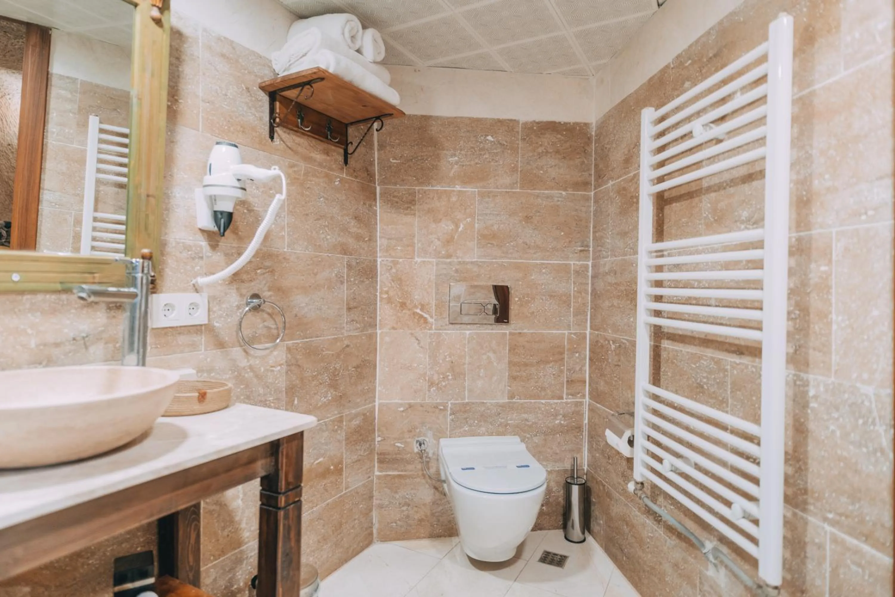 Shower in Sora Cave Hotel