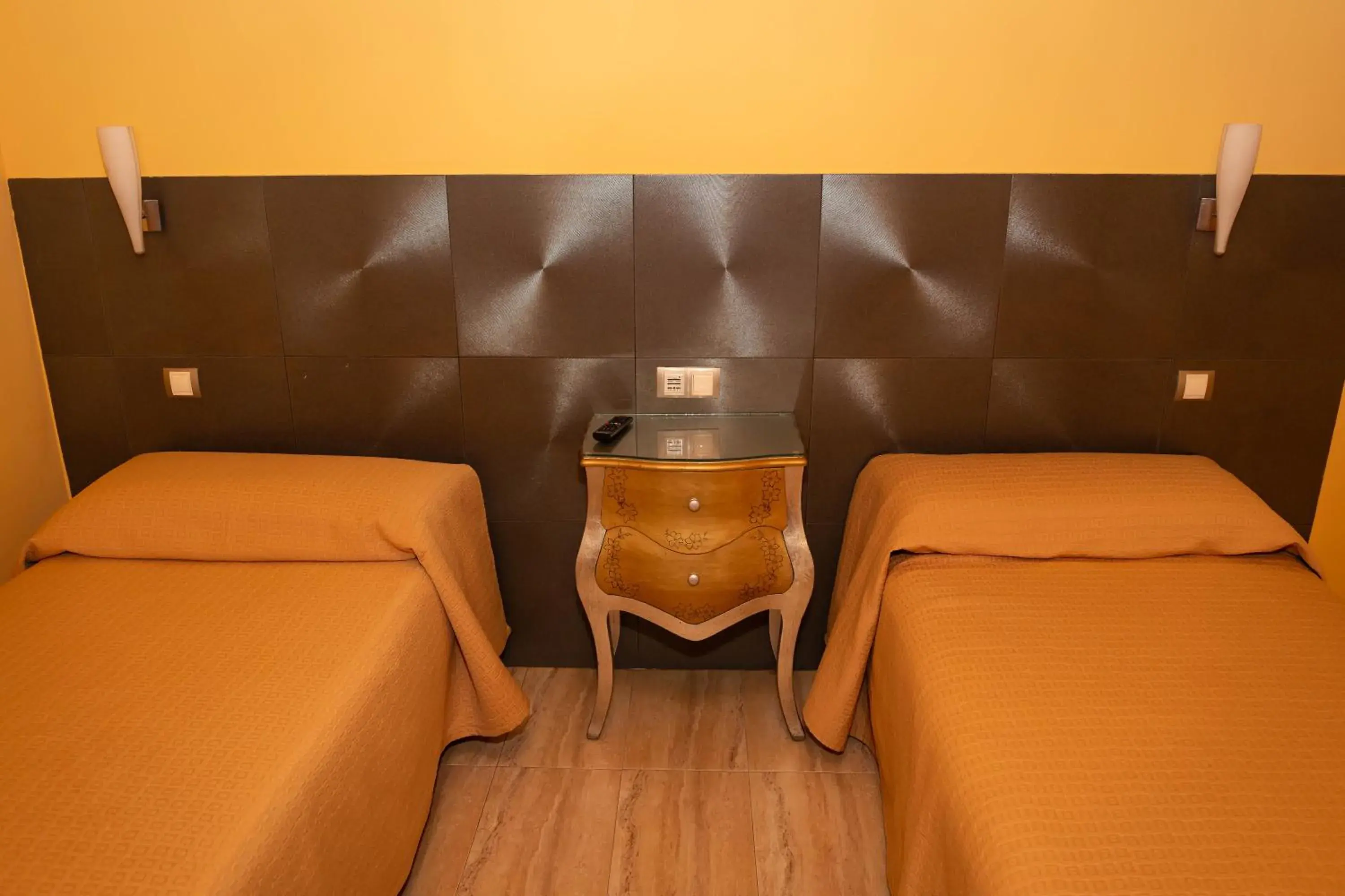 Large Double Room in Hotel Un lugar en la Vecilla Large Double Room in Hotel Un lugar en la Vecilla