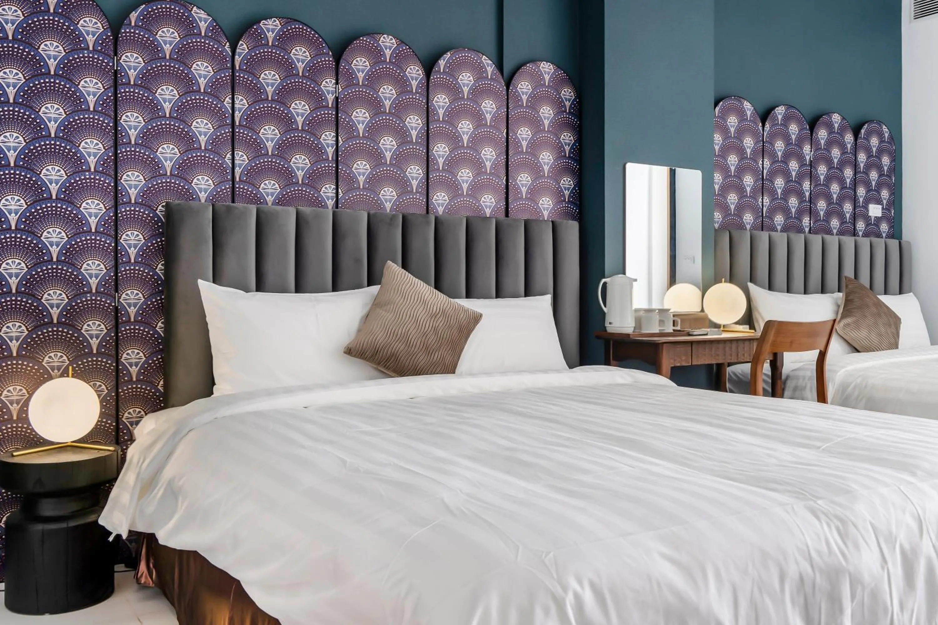 Photo of the whole room, Bed in Sunset Mu Style Inn