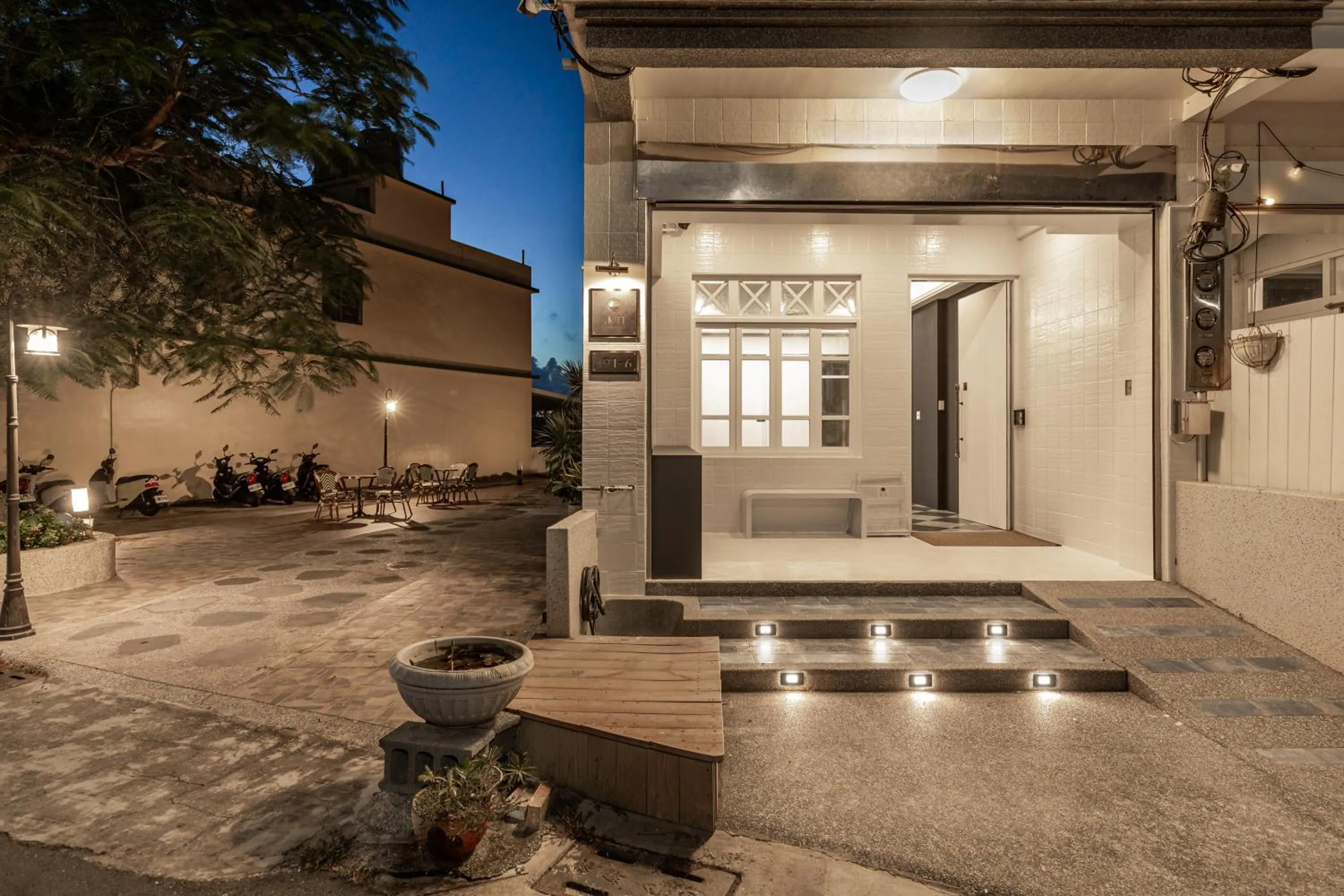 Property building in Sunset Mu Style Inn