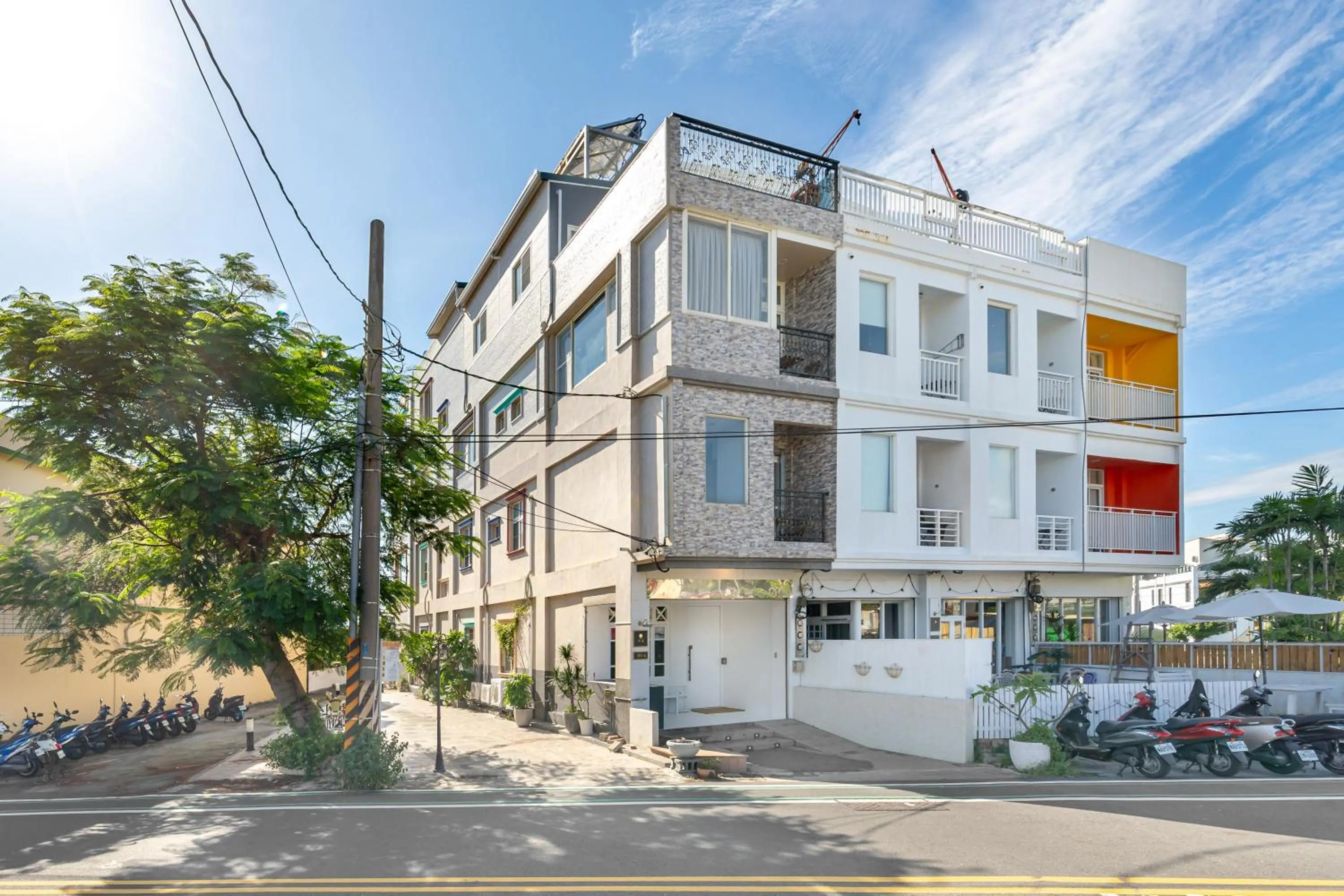 Property building in Sunset Mu Style Inn