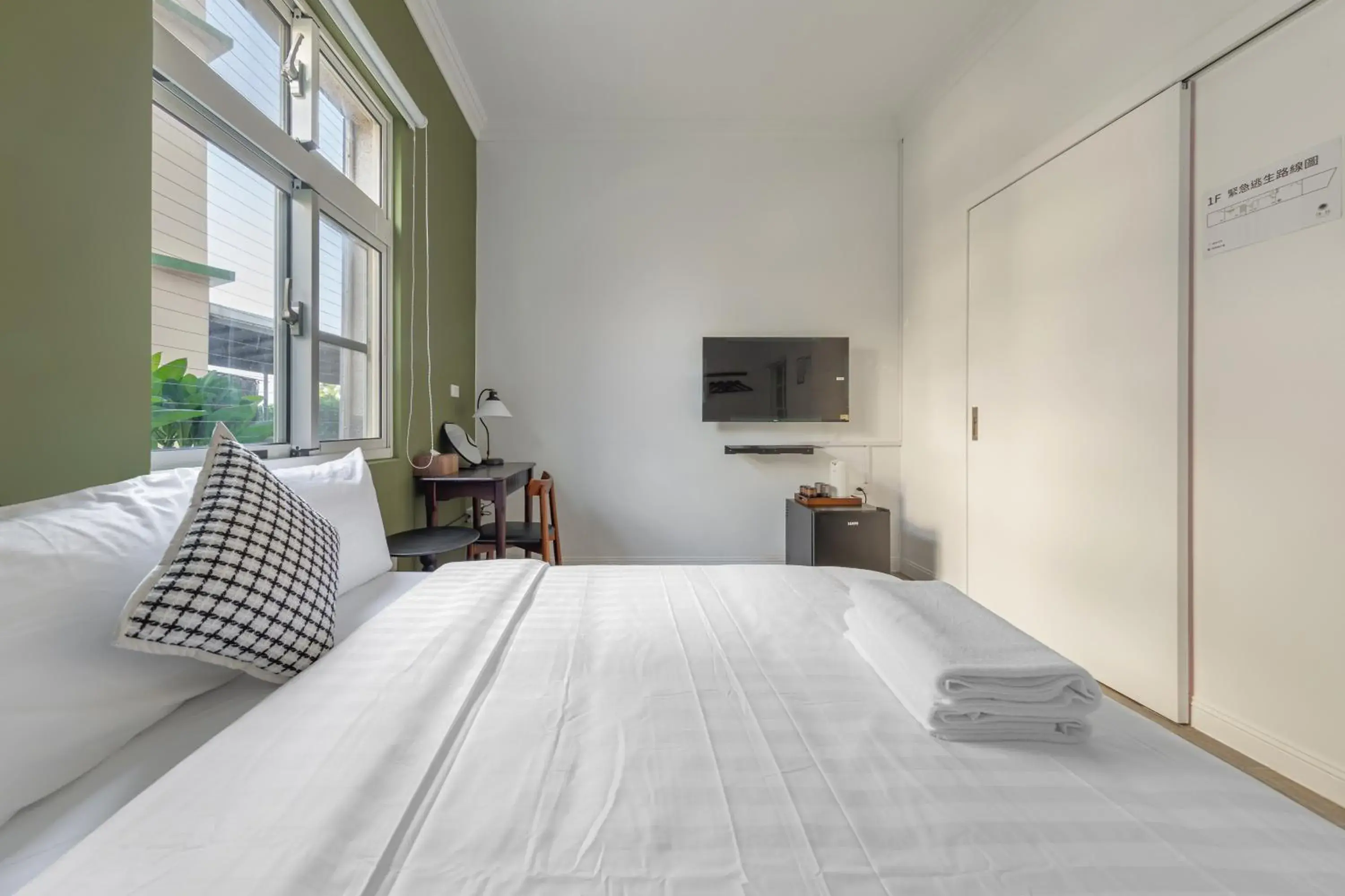 Double Room with Shared Bathroom in Sunset Mu Style Inn Double Room with Shared Bathroom in Sunset Mu Style Inn