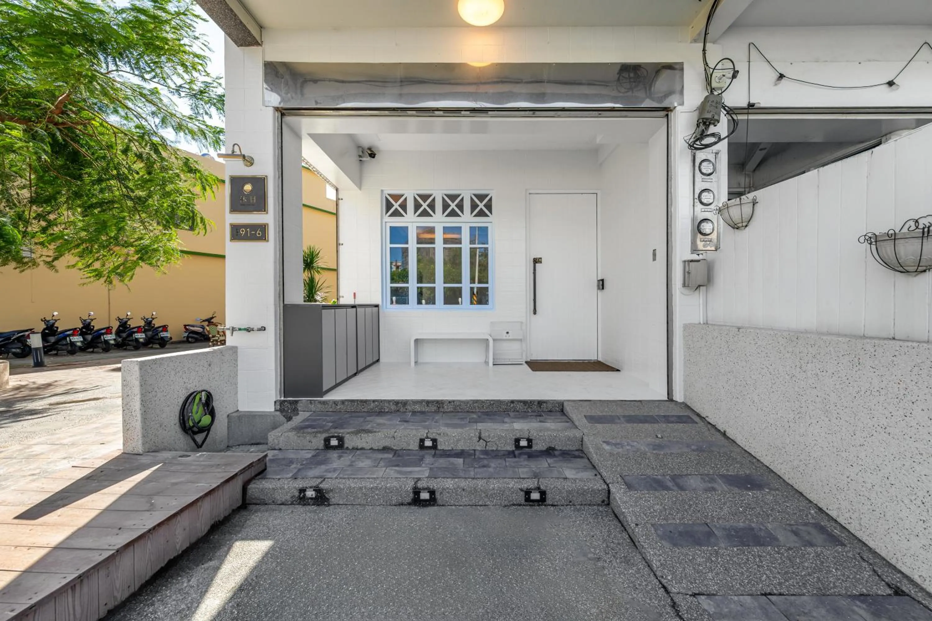 Property building in Sunset Mu Style Inn