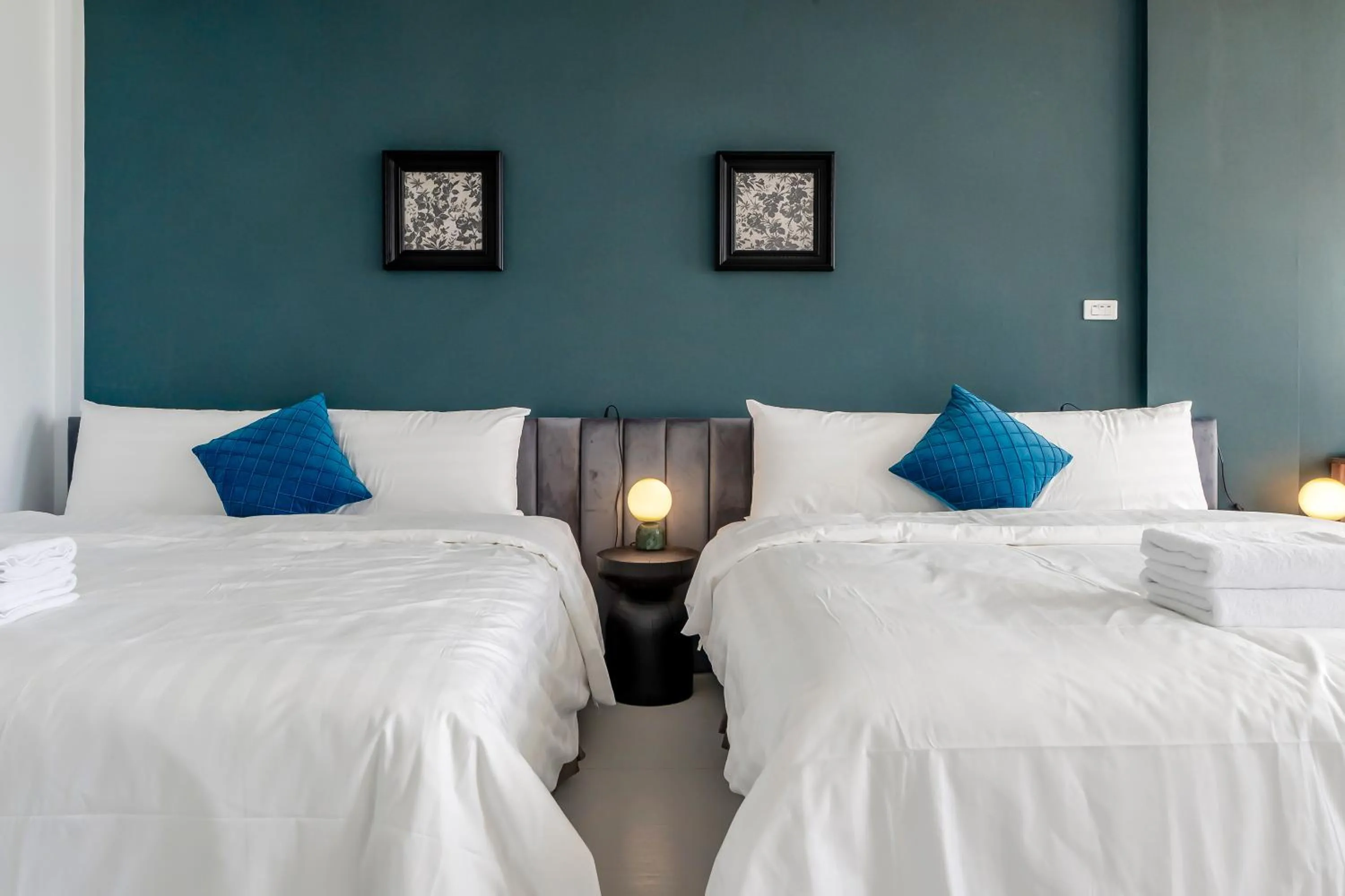 Photo of the whole room, Bed in Sunset Mu Style Inn