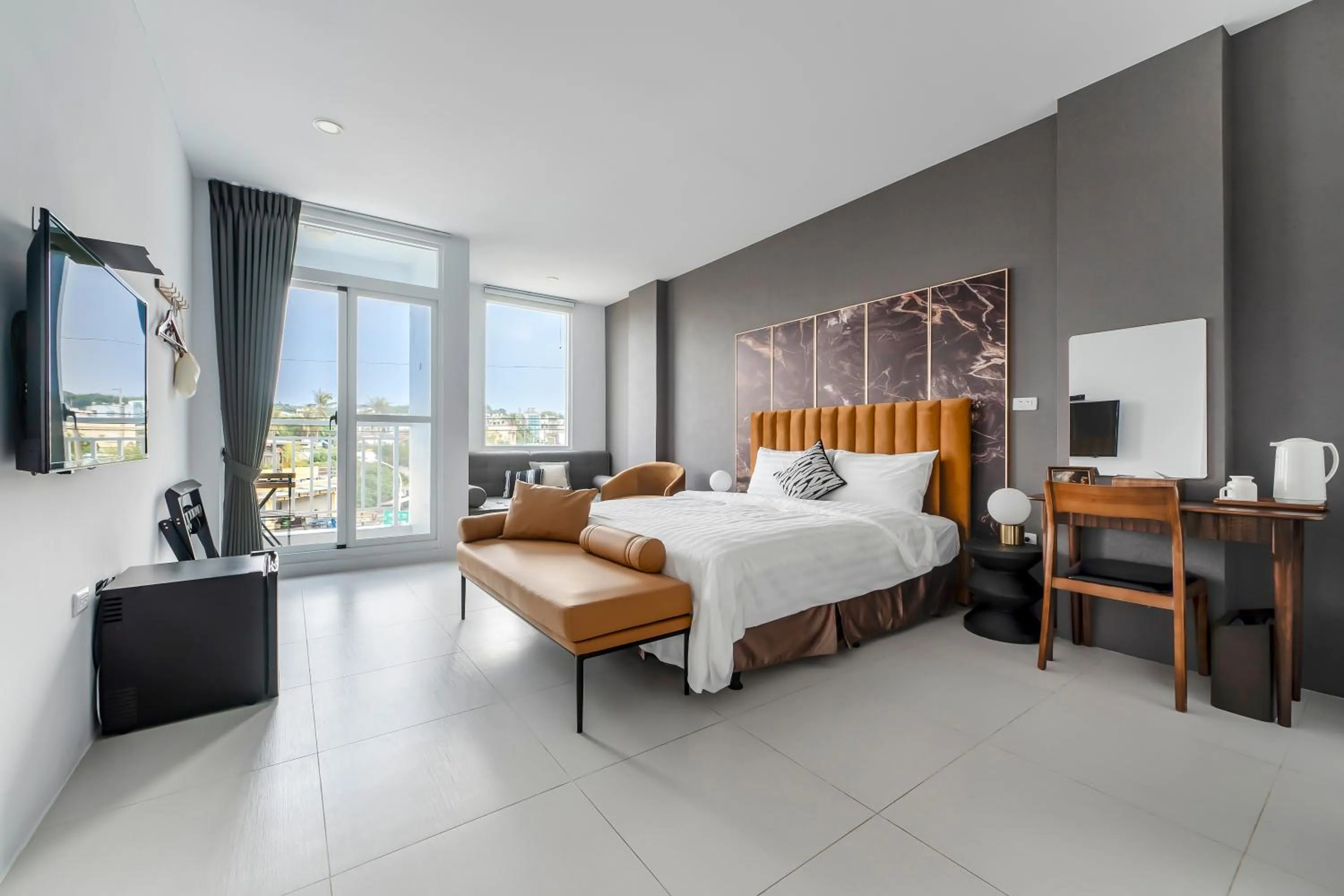 Photo of the whole room, Bed in Sunset Mu Style Inn