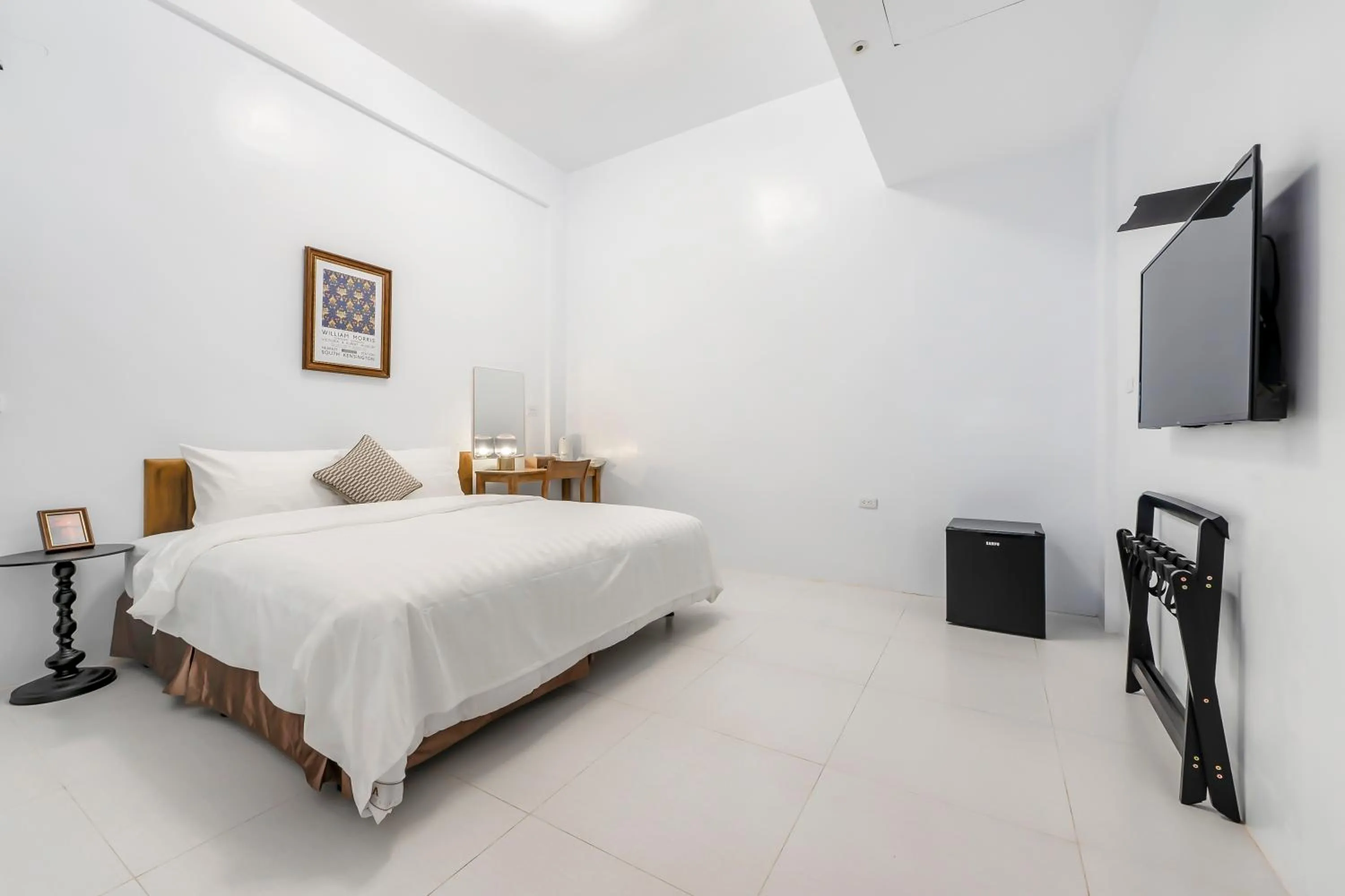 Photo of the whole room, Bed in Sunset Mu Style Inn