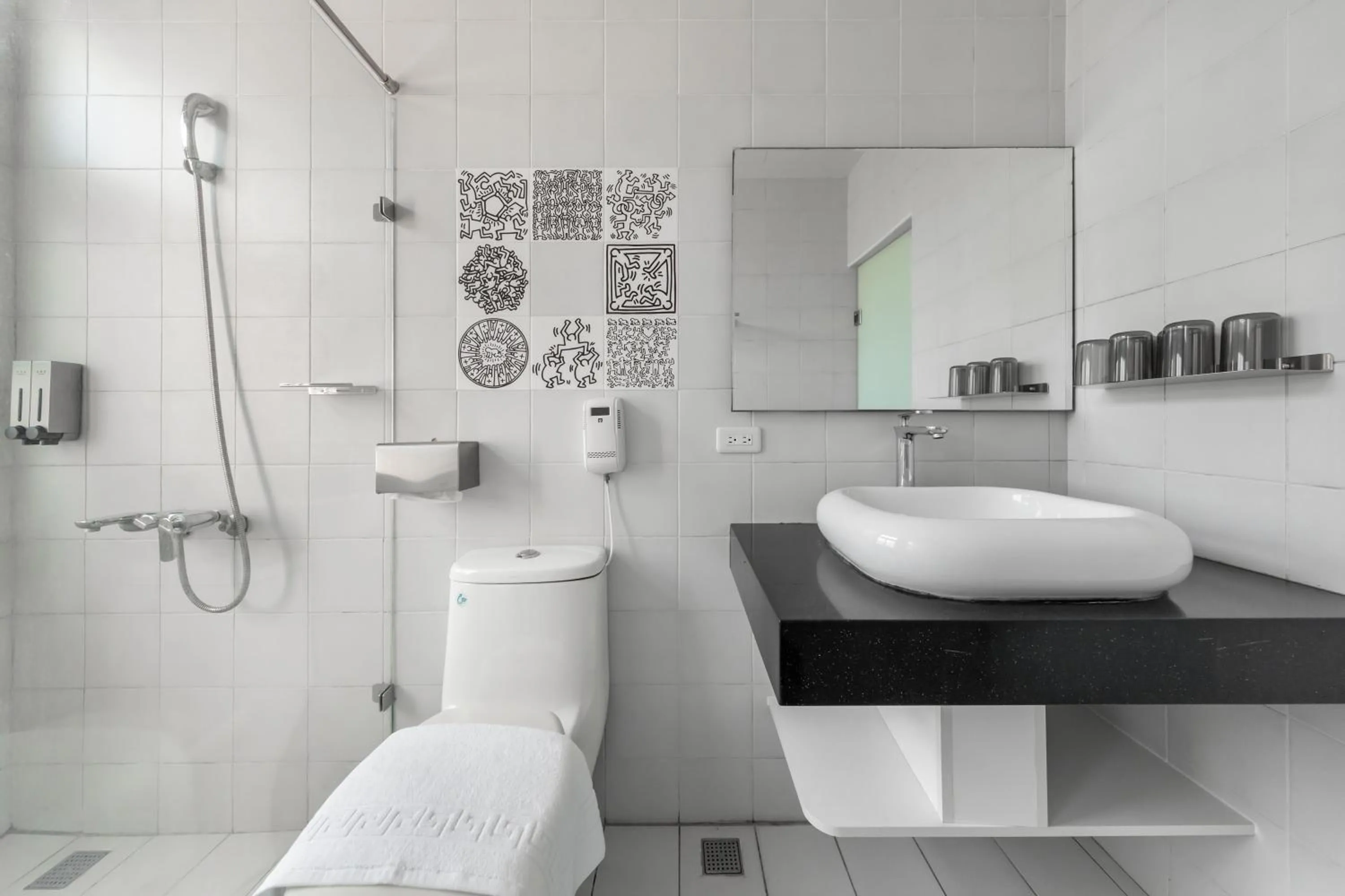 Shower in Sunset Mu Style Inn