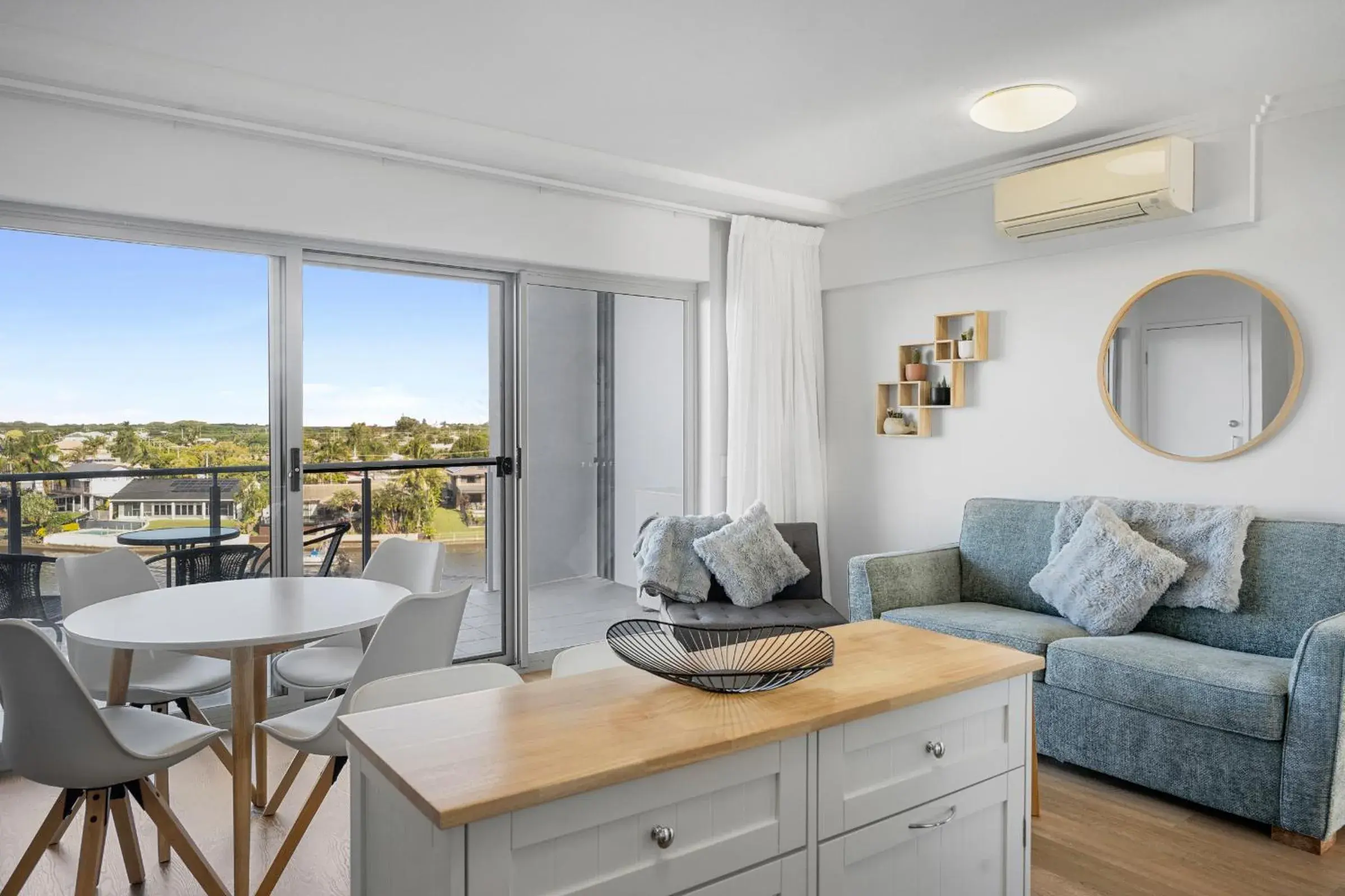 One-Bedroom Apartment in Broadwater on the Peninsula One-Bedroom Apartment in Broadwater on the Peninsula