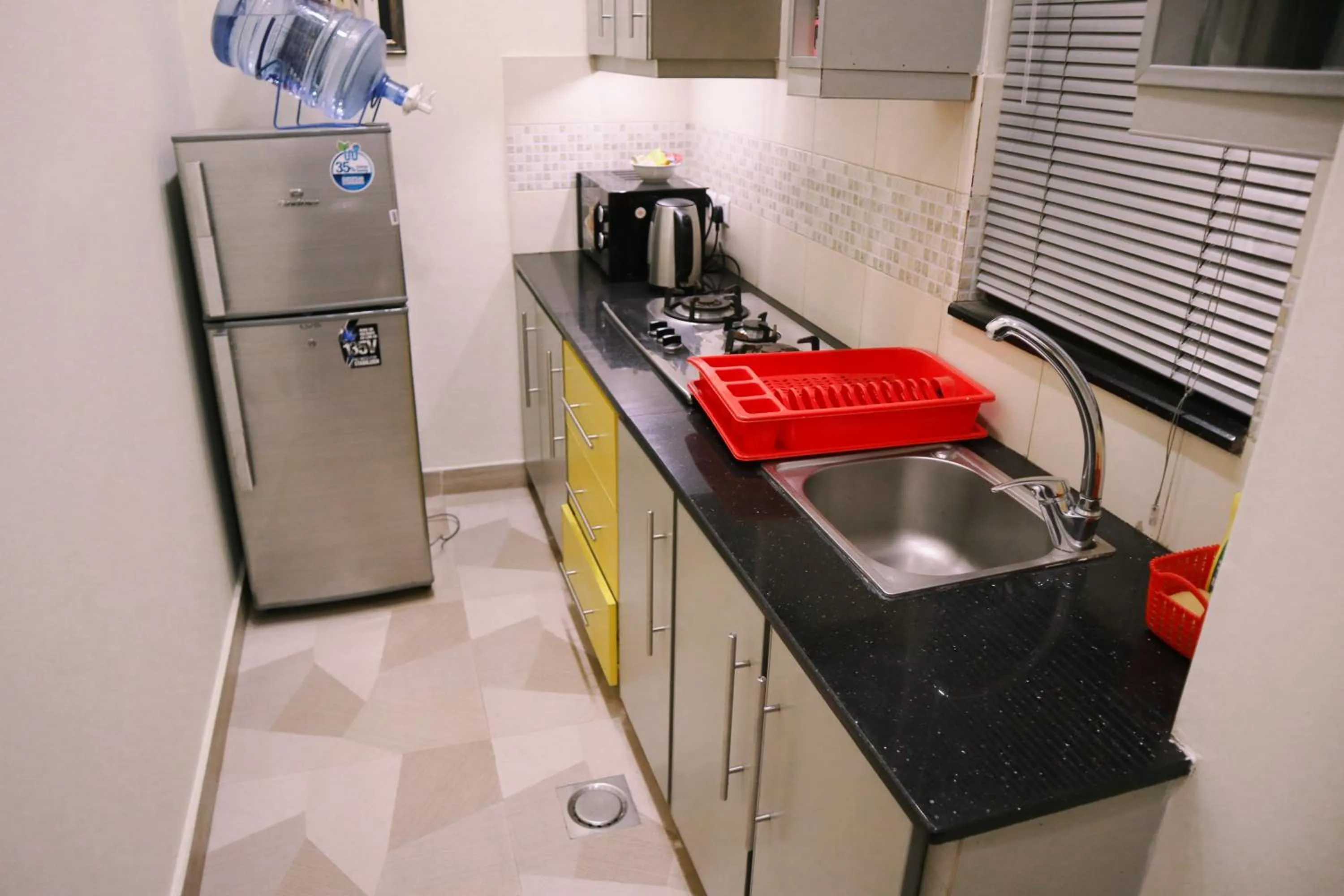 Kitchen or kitchenette in Hayyat Luxury Hotel Suites