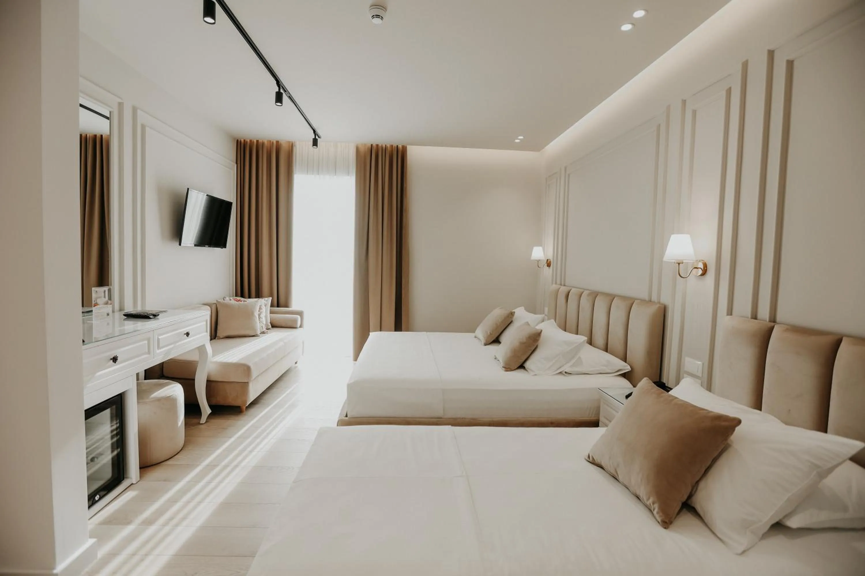 Photo of the whole room, Bed in Seaside Hotel