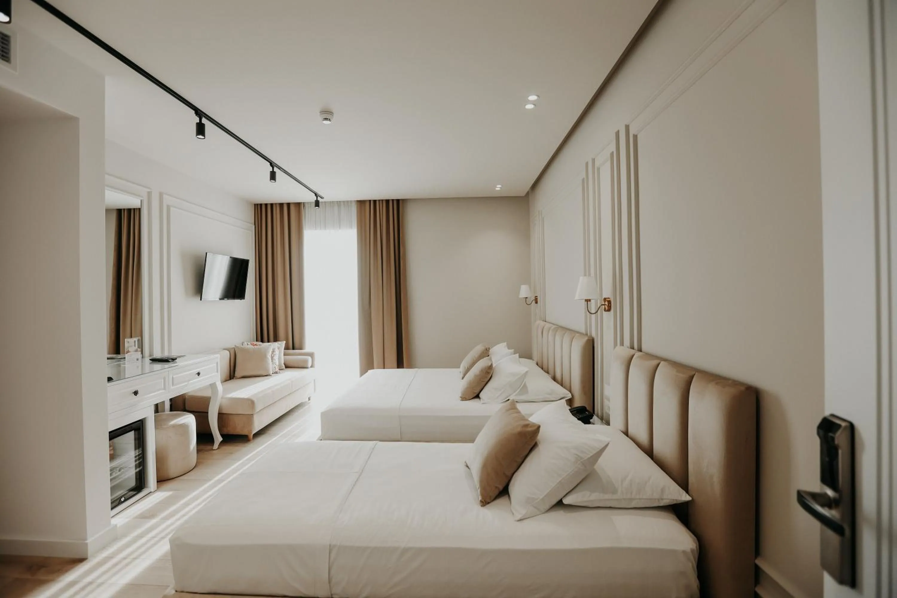 Photo of the whole room, Bed in Seaside Hotel