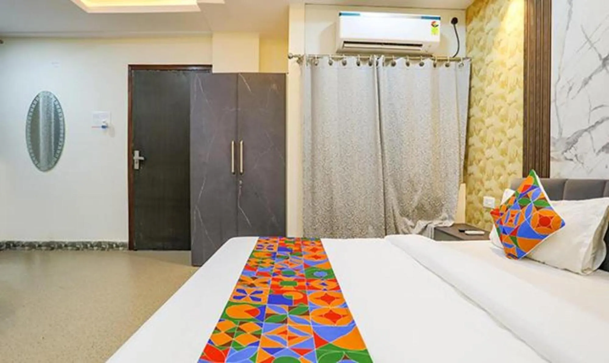 Bed in FabExpress Namaste Kashi - Dasaswamedh Ghat