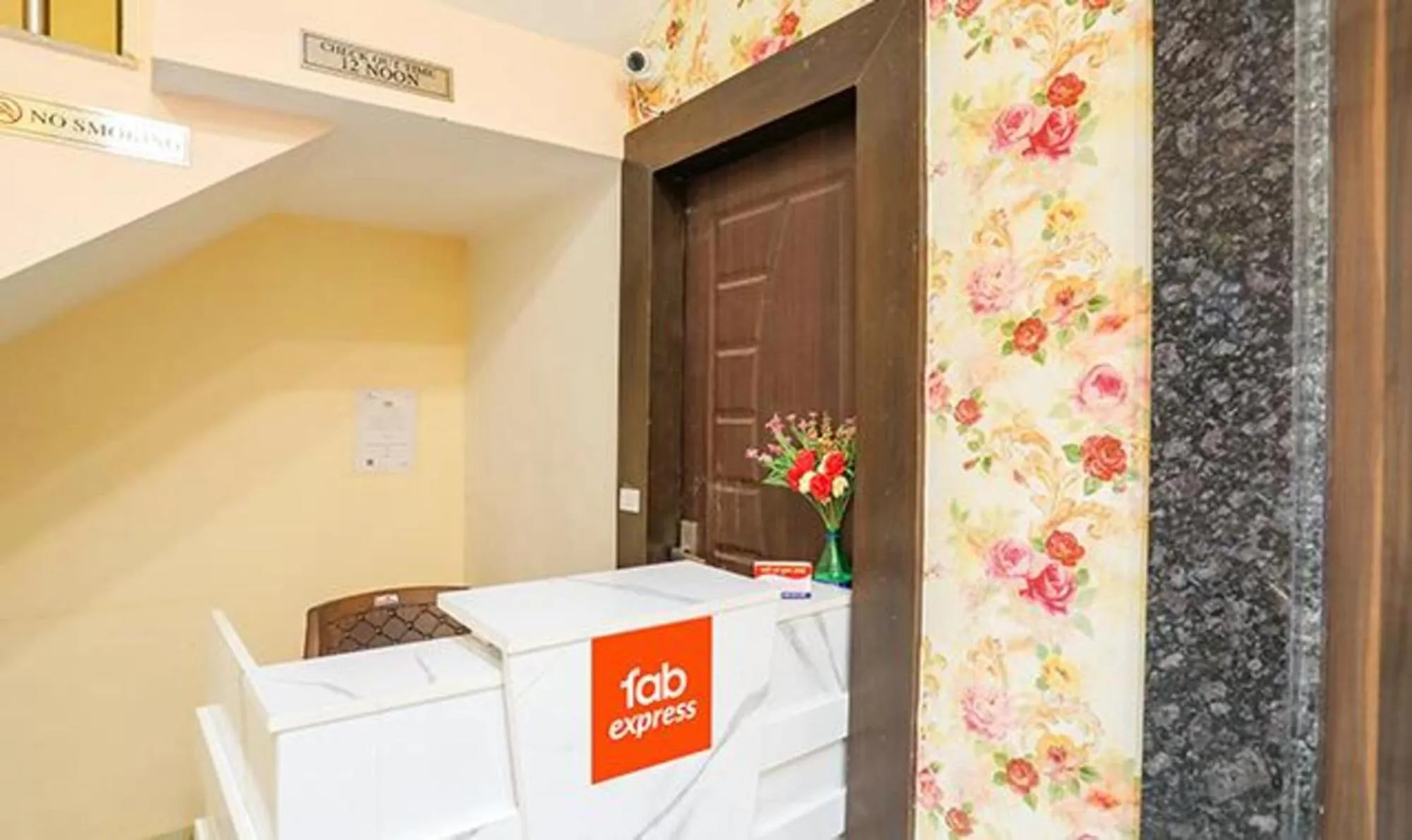 Lobby or reception in FabExpress Namaste Kashi - Dasaswamedh Ghat